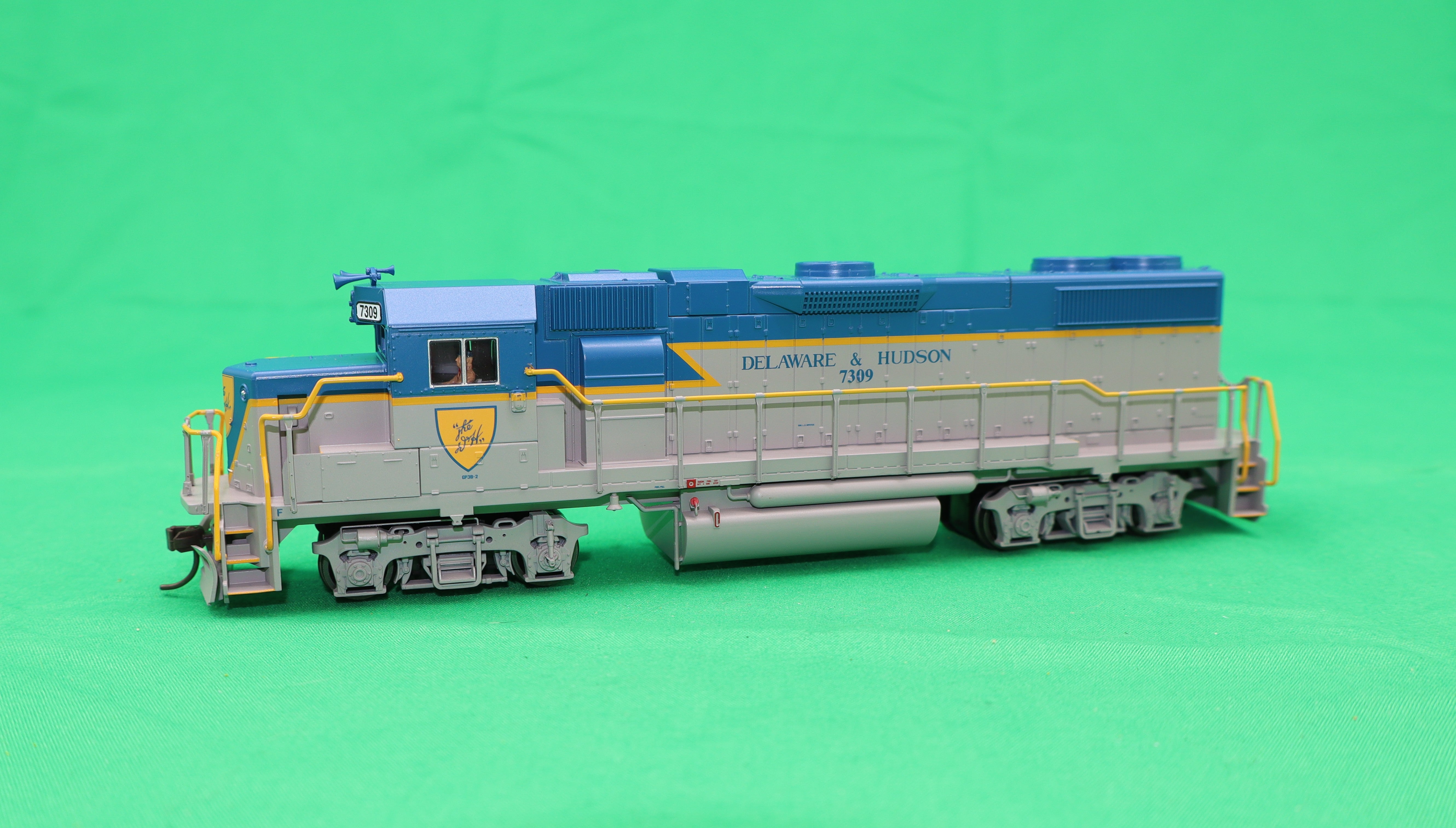 Atlas HO 10004574 - Trainman® - Gold Model -  GP38-2 Diesel Locomotive "Delaware & Hudson" #7309