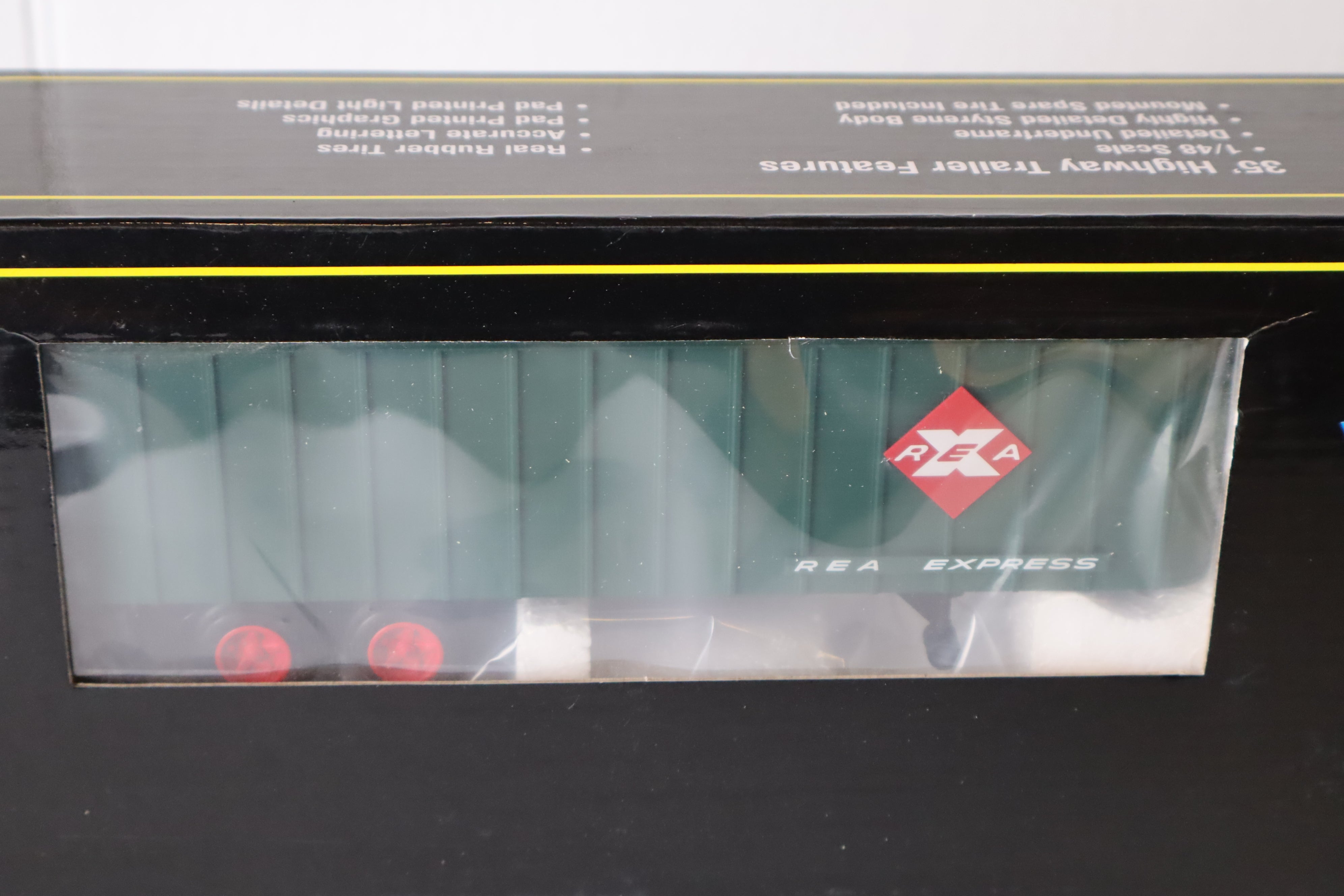 Weaver U23003LD TTX / REA (Green) 50' Flat Car w/  35' Trailers -Second hand-M8135