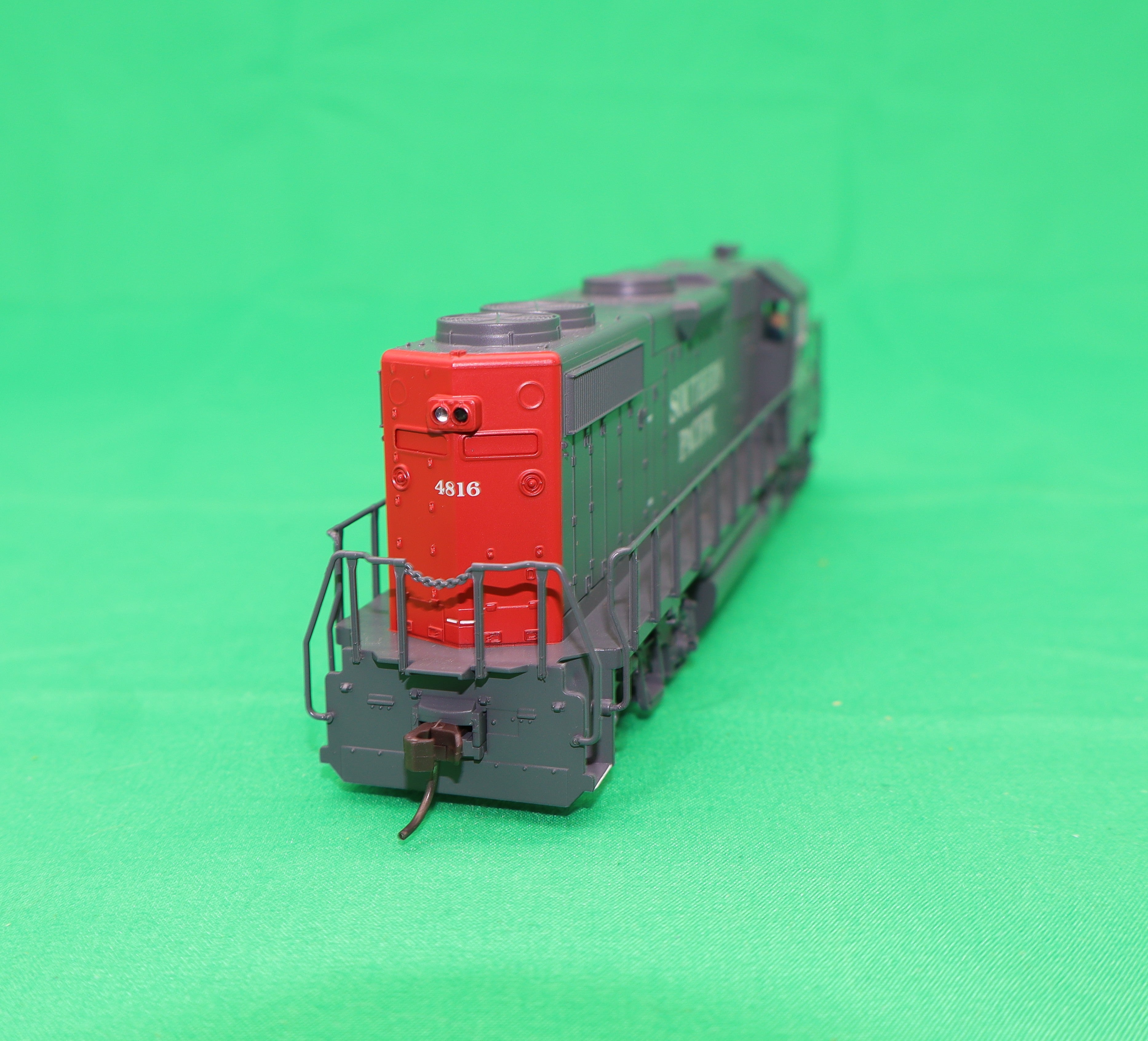 Atlas HO 10004584 - Trainman® - Gold Model -  GP38-2 Diesel Locomotive "Southern Pacific" #4816