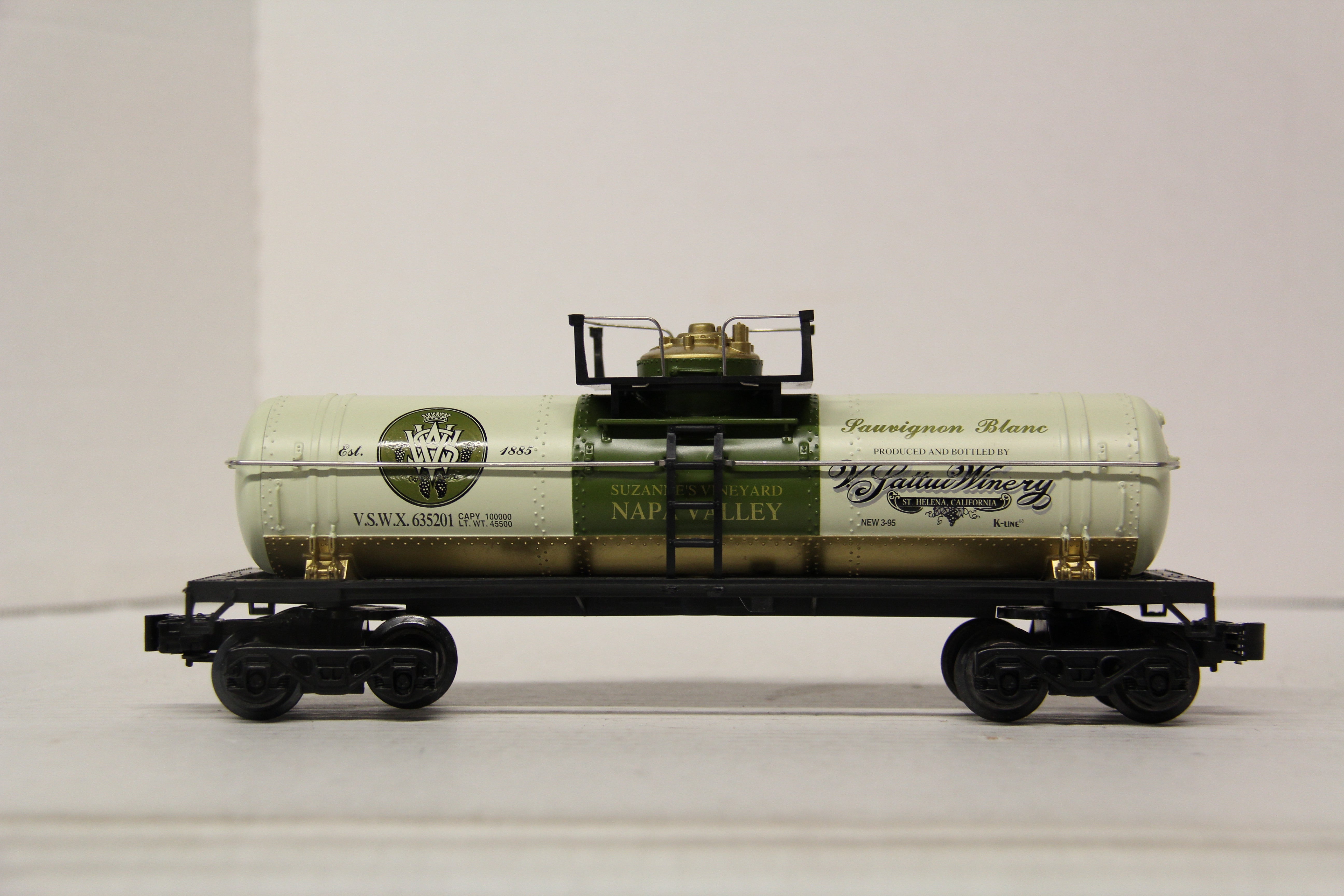 K- Line K635201 Wineries of The Napa Valley NV Sattui Tank Car-Second hand-M6668