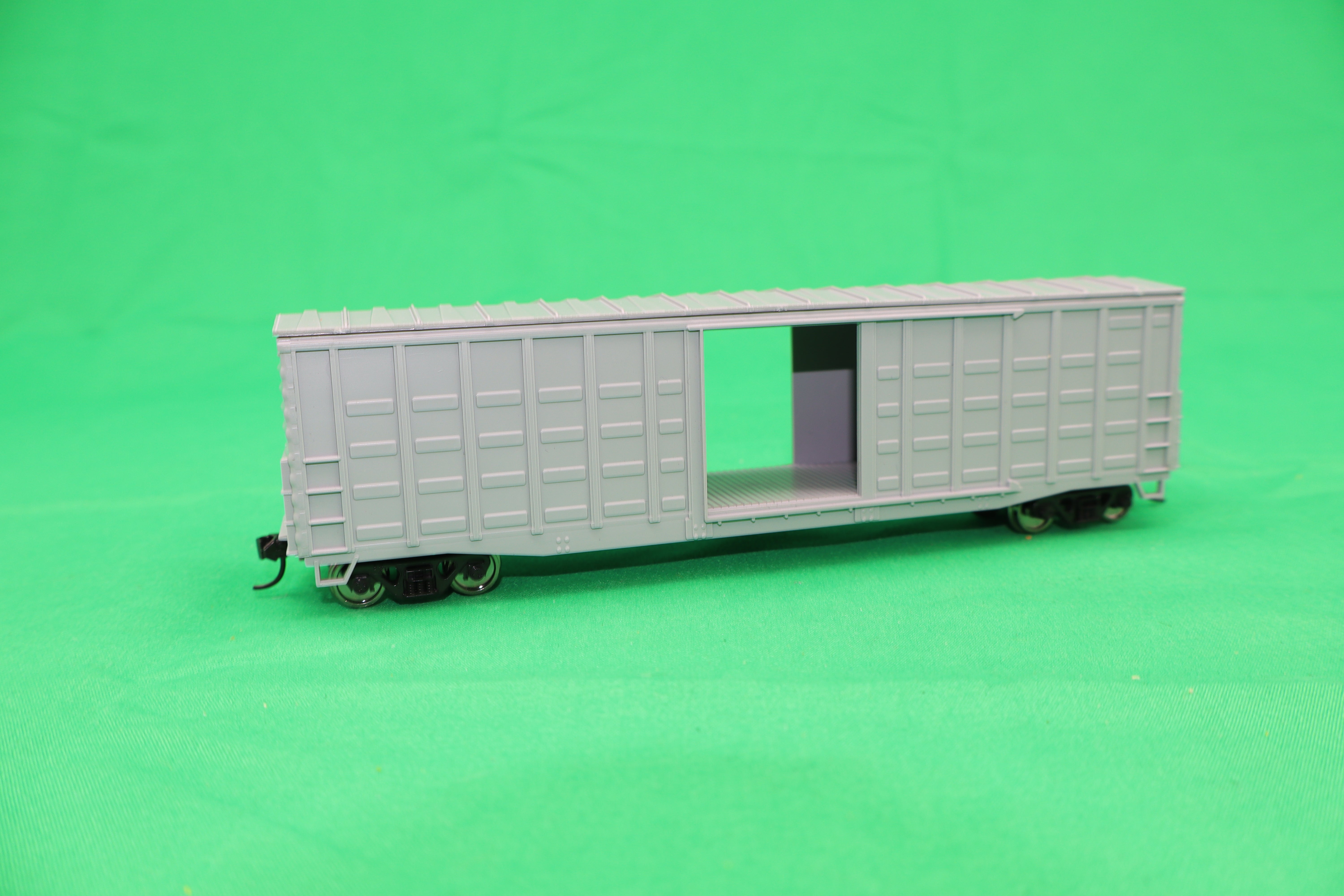 Walthers HO 910-46700 - Mainline - 50' Waffle Side Boxcar "Undecorated"