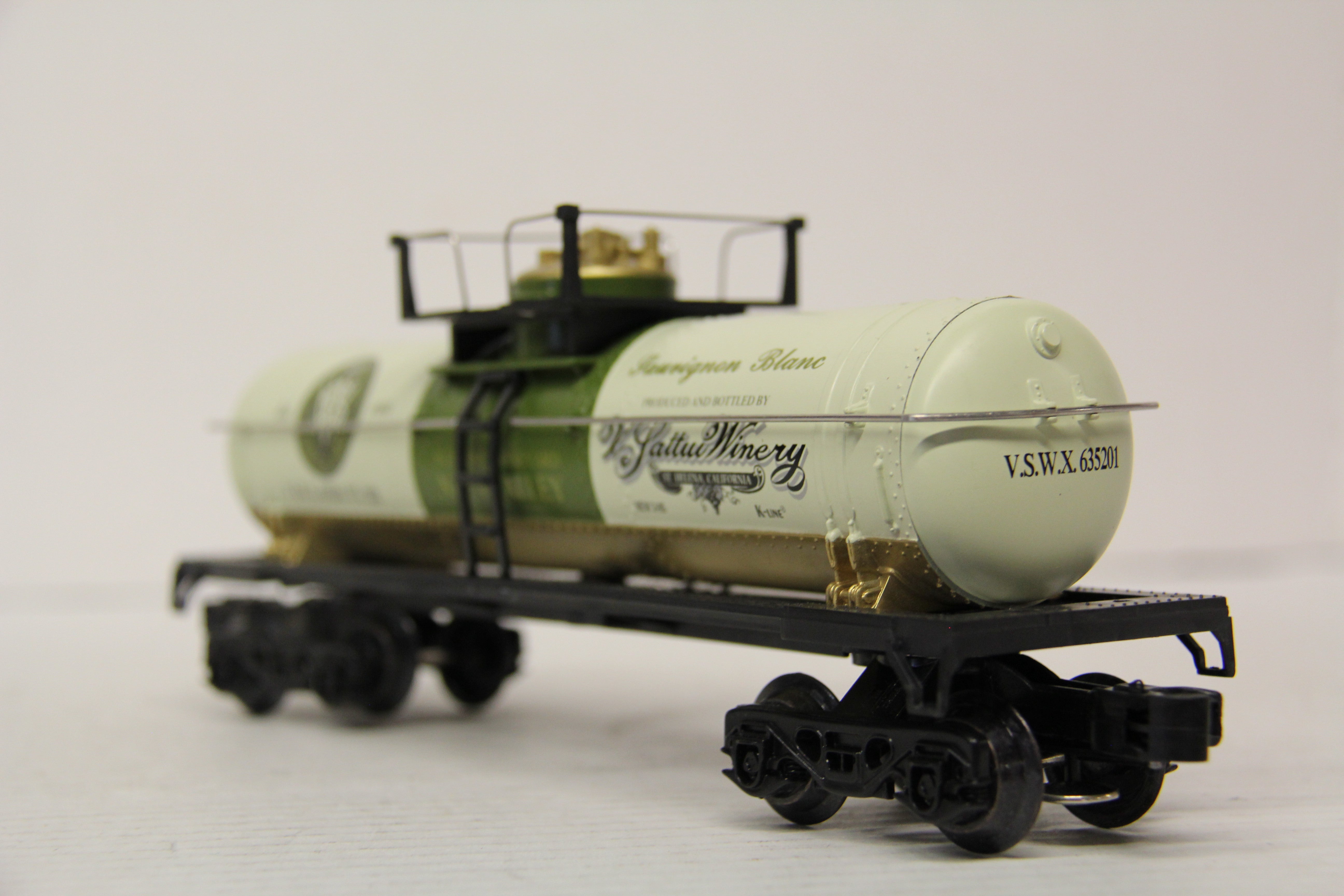 K- Line K635201 Wineries of The Napa Valley NV Sattui Tank Car-Second hand-M6668