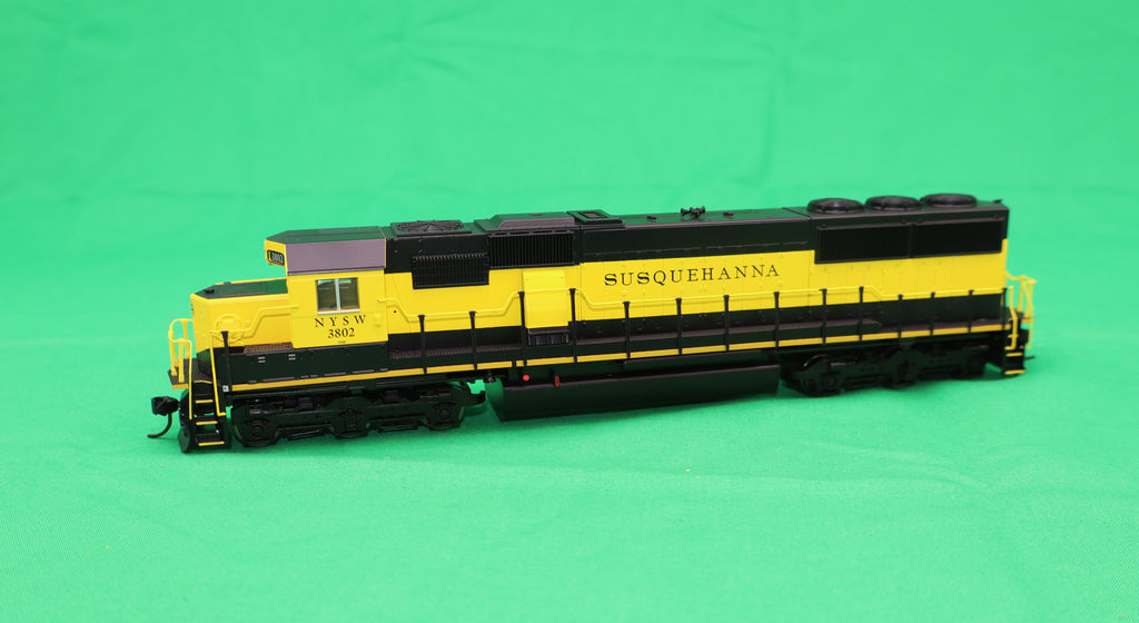 Walthers HO 910-9768 - Mainline - EMD SD60 Spartan Cab Diesel Locomoti