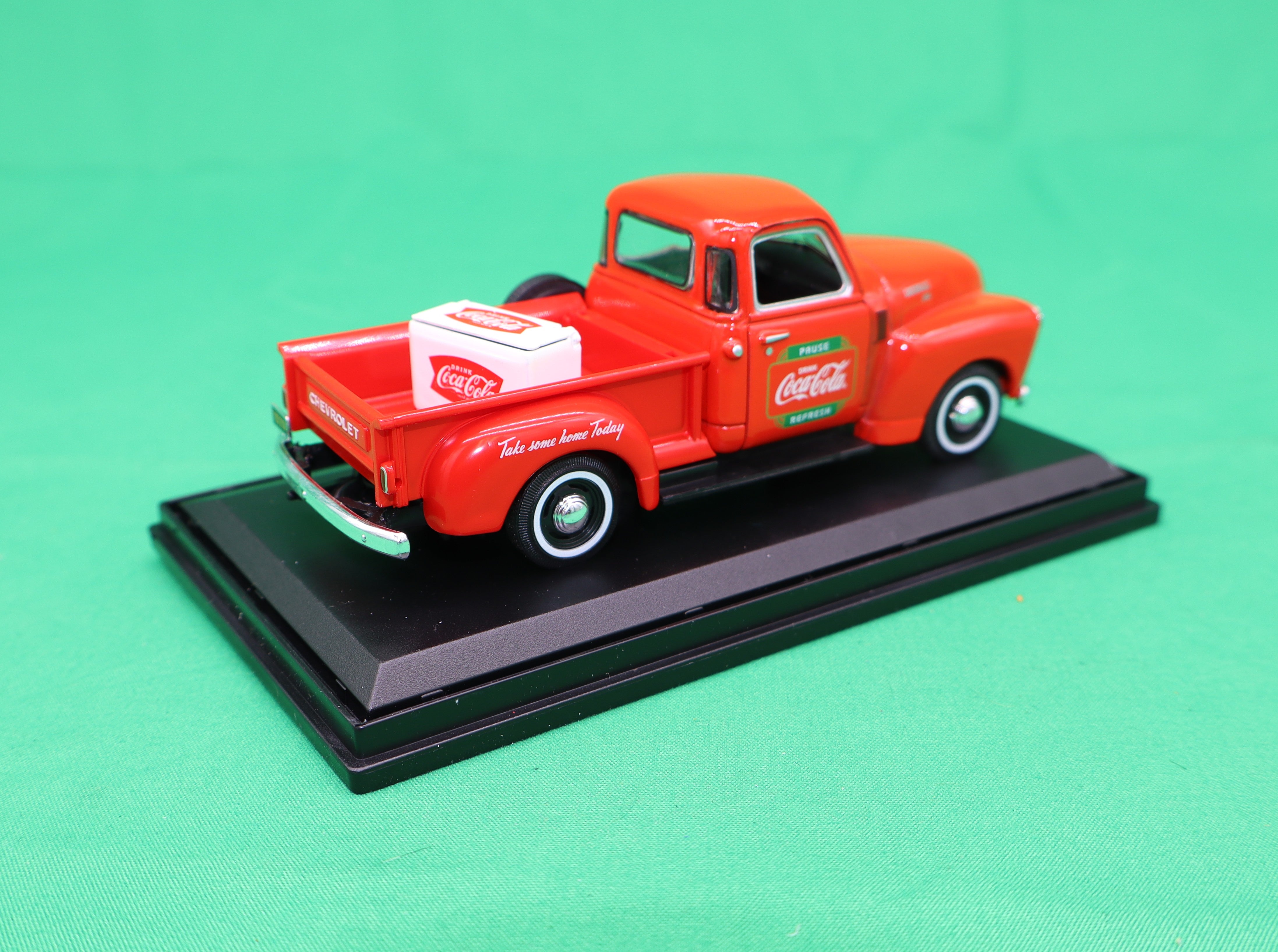 Atlas O 820066 - 1953 Chevy Pickup "Coca-Cola" w/ Metal Cooler 1/43