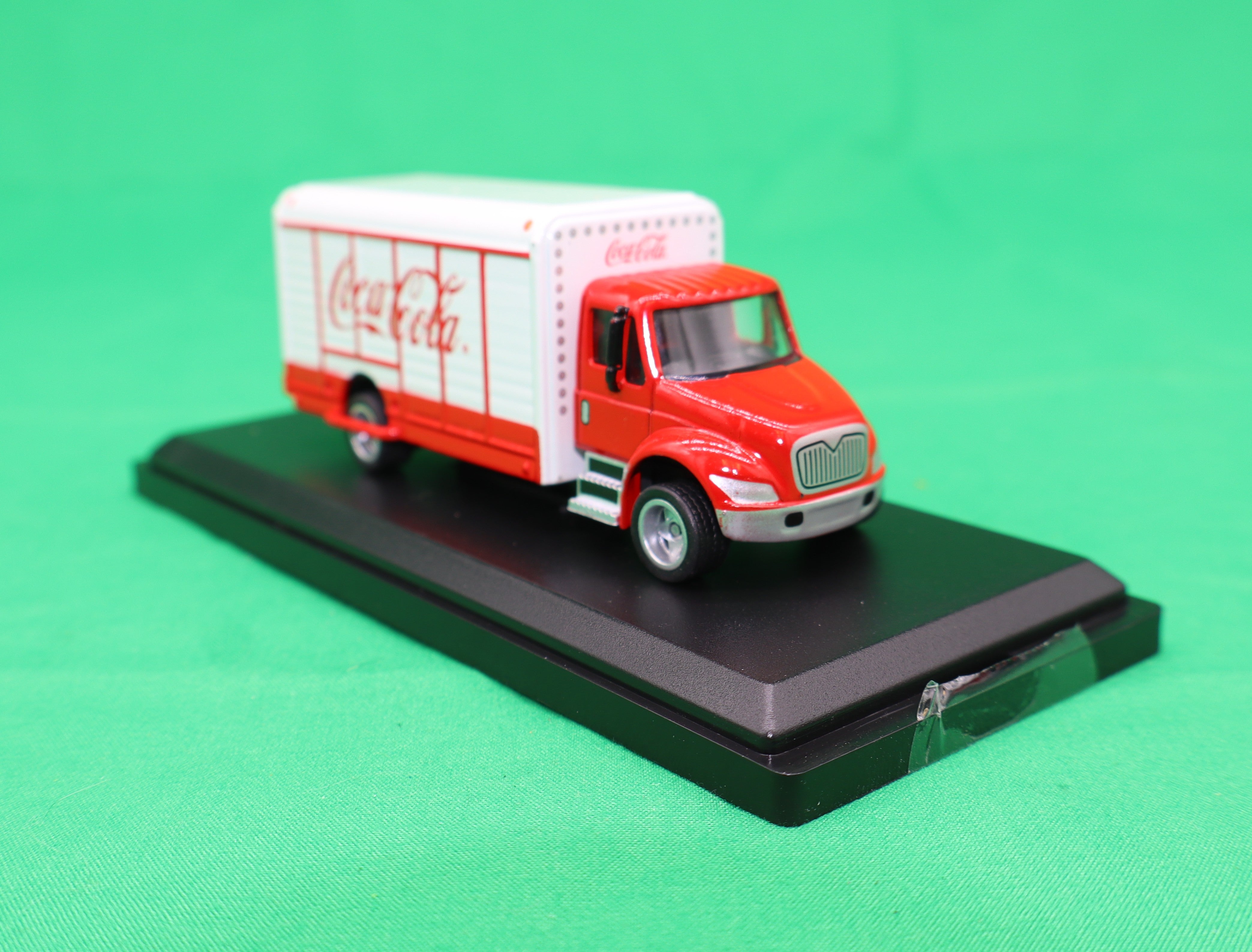 Atlas O 820069 - Coca-Cola Beverage Delivery Truck 1/87