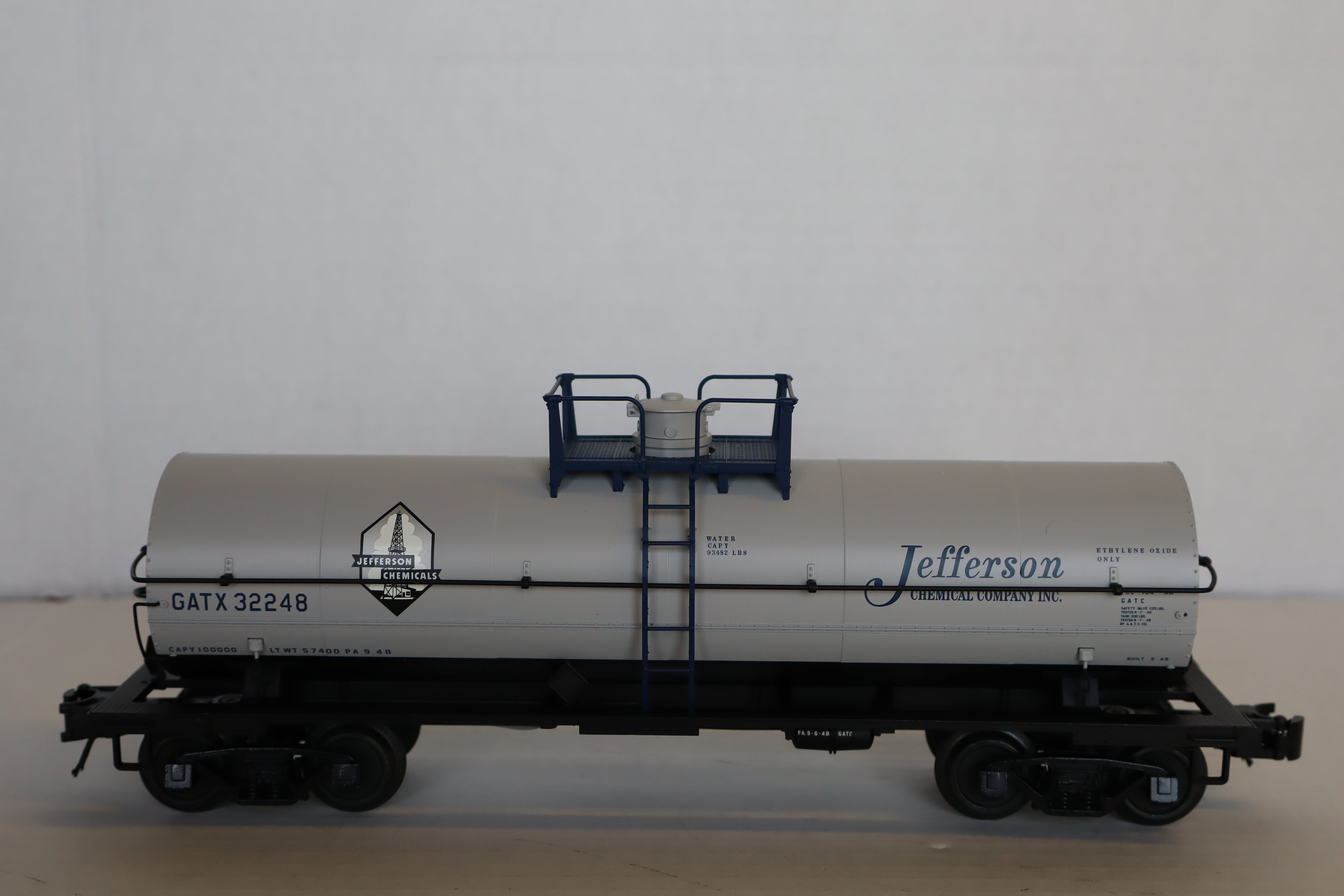Atlas #3005513-1 Jefferson Chemical 11,000 Gallon Tank Car-Second hand-M8146