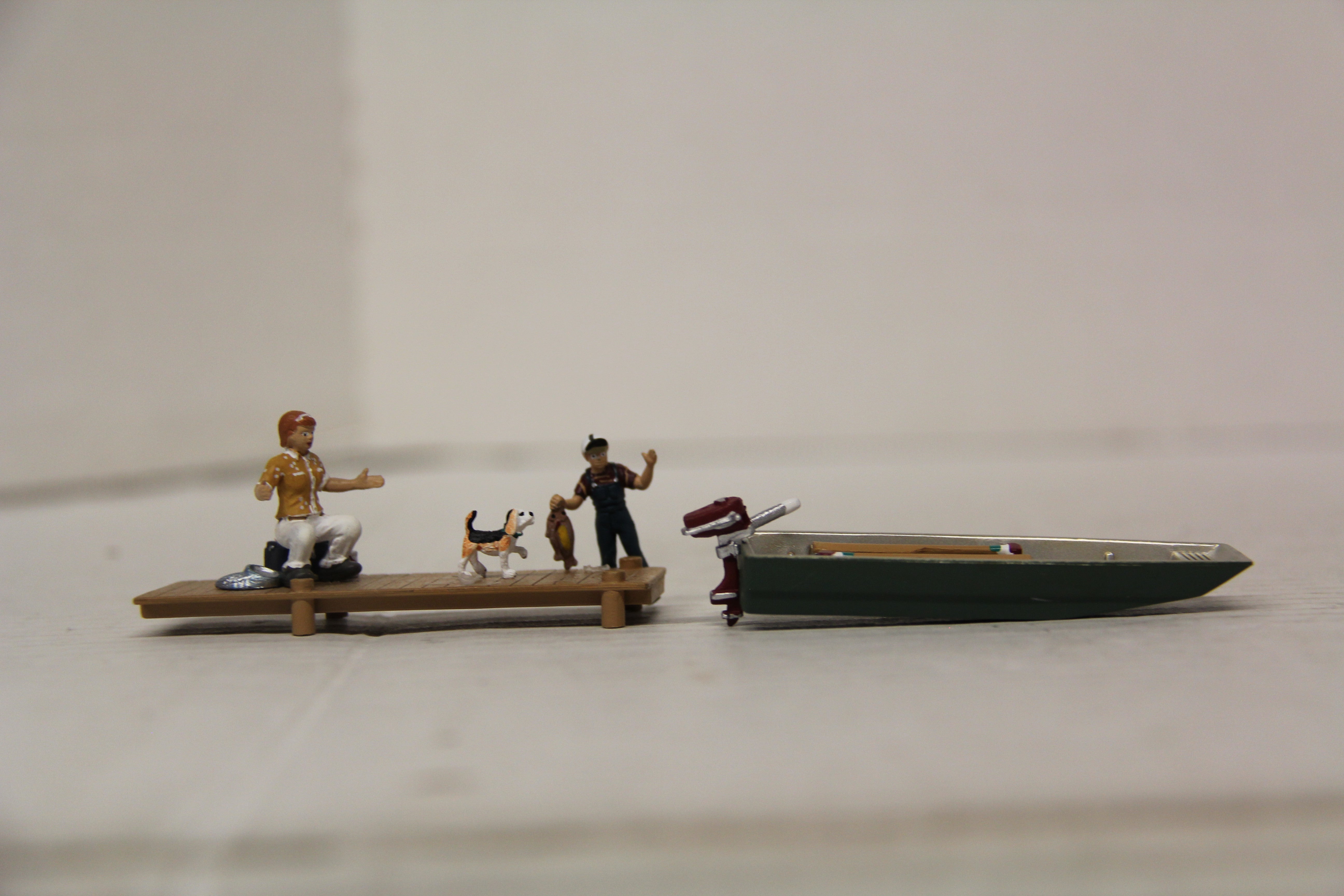 Woodland Scenics A2756 Family Fishing-Second hand-M6684