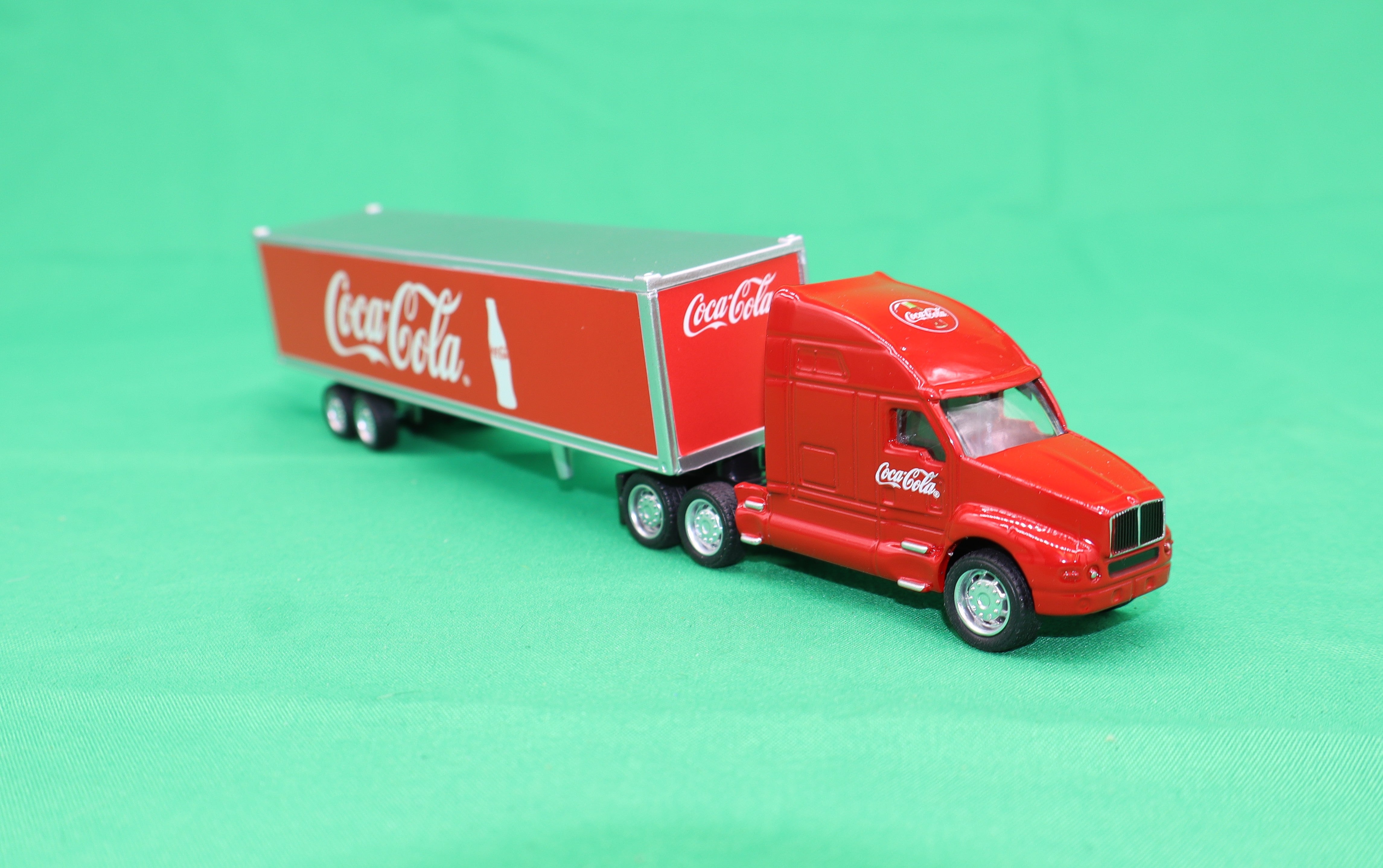 Atlas O 820070 - Coca-Cola Long Hauler (Bottle) 1/87