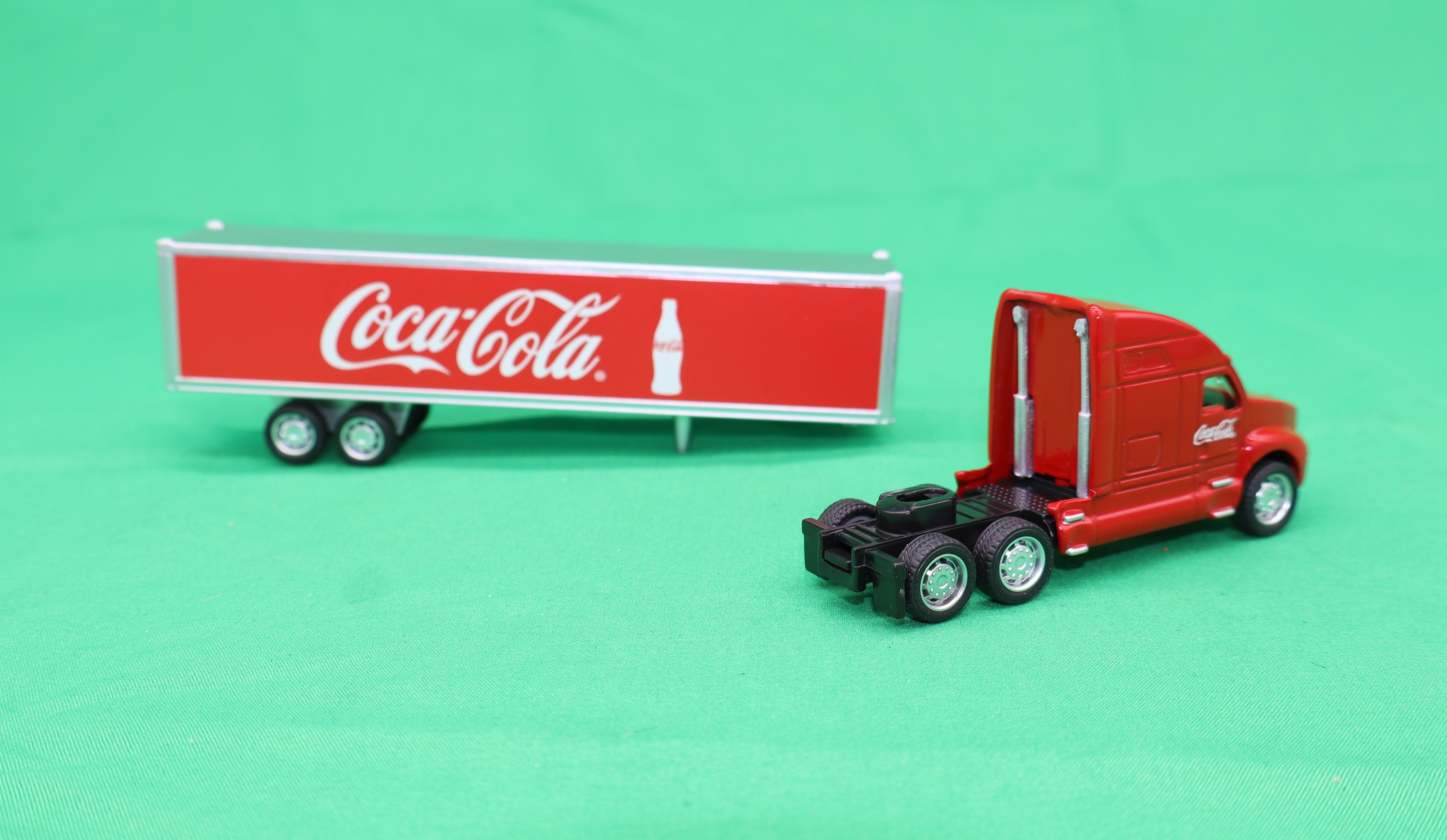 Atlas O 820070 - Coca-Cola Long Hauler (Bottle) 1/87