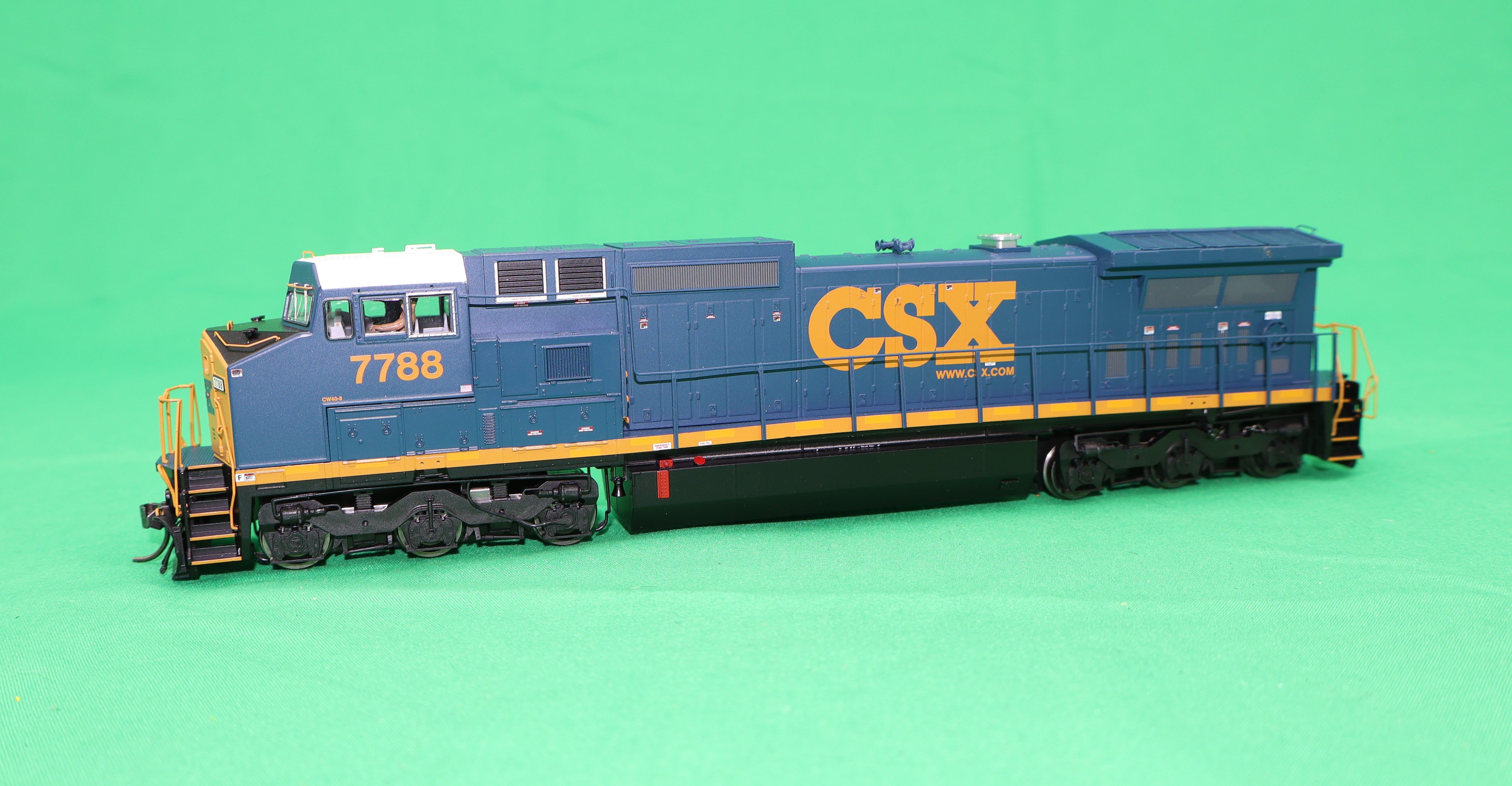 Atlas HO 10004500 - Master - Gold - Dash 8-40 CW Diesel Locomotive "CSX" #7788