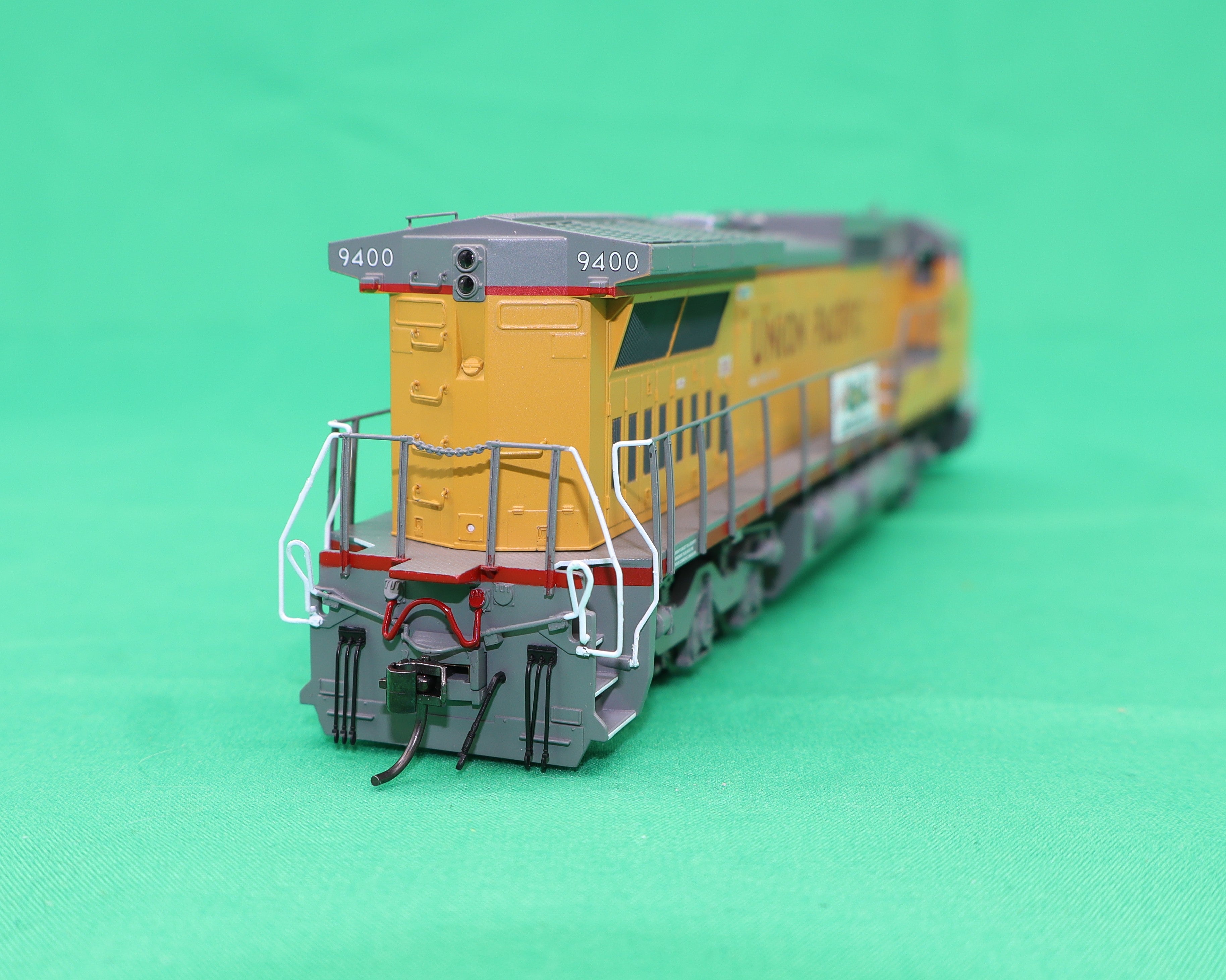 Atlas HO 10004501 - Master - Gold - Dash 8-40 CW Diesel Locomotive "Union Pacific" #9400