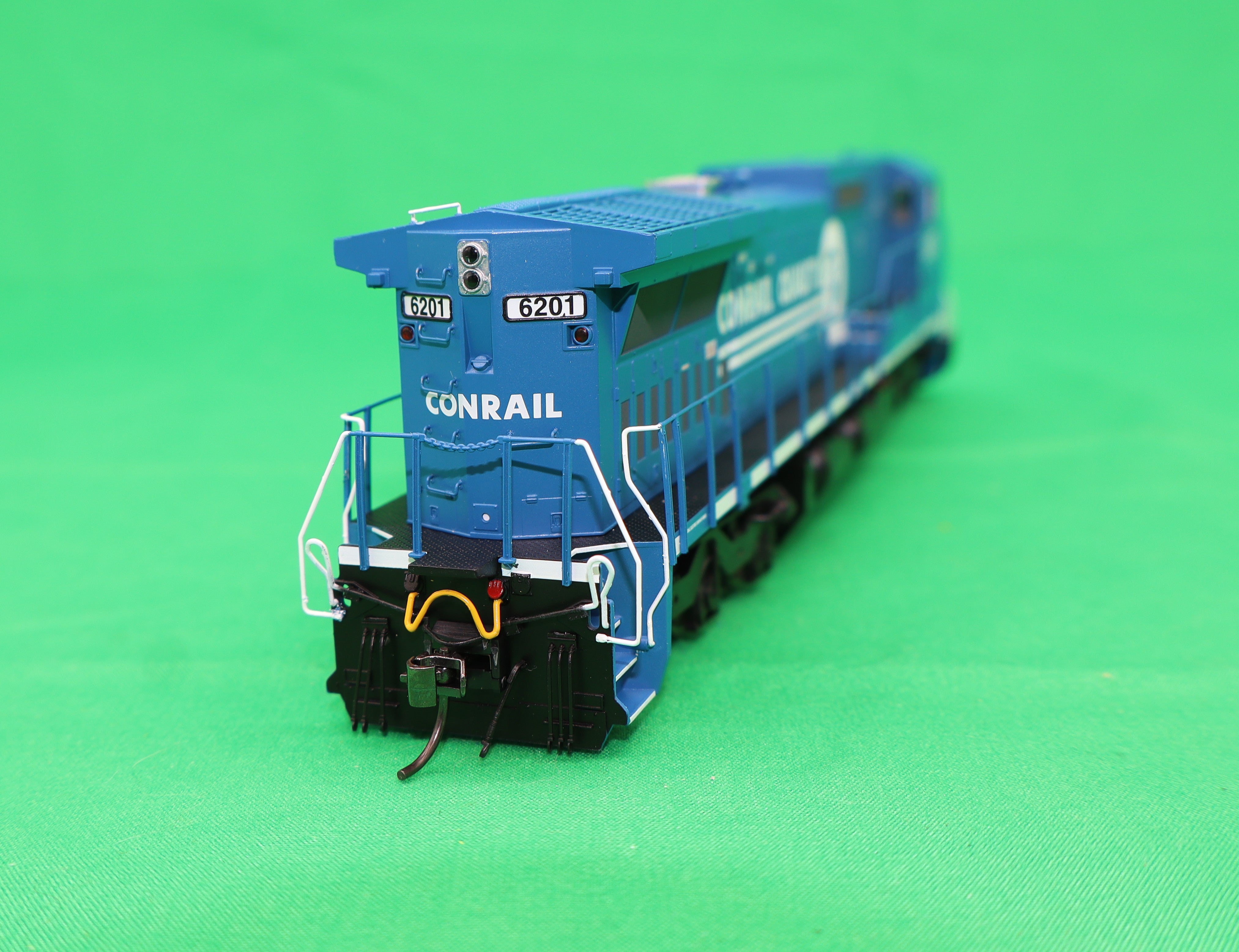 Atlas HO 10004502 - Master - Gold - Dash 8-40 CW Diesel Locomotive "Conrail Quality" #6201