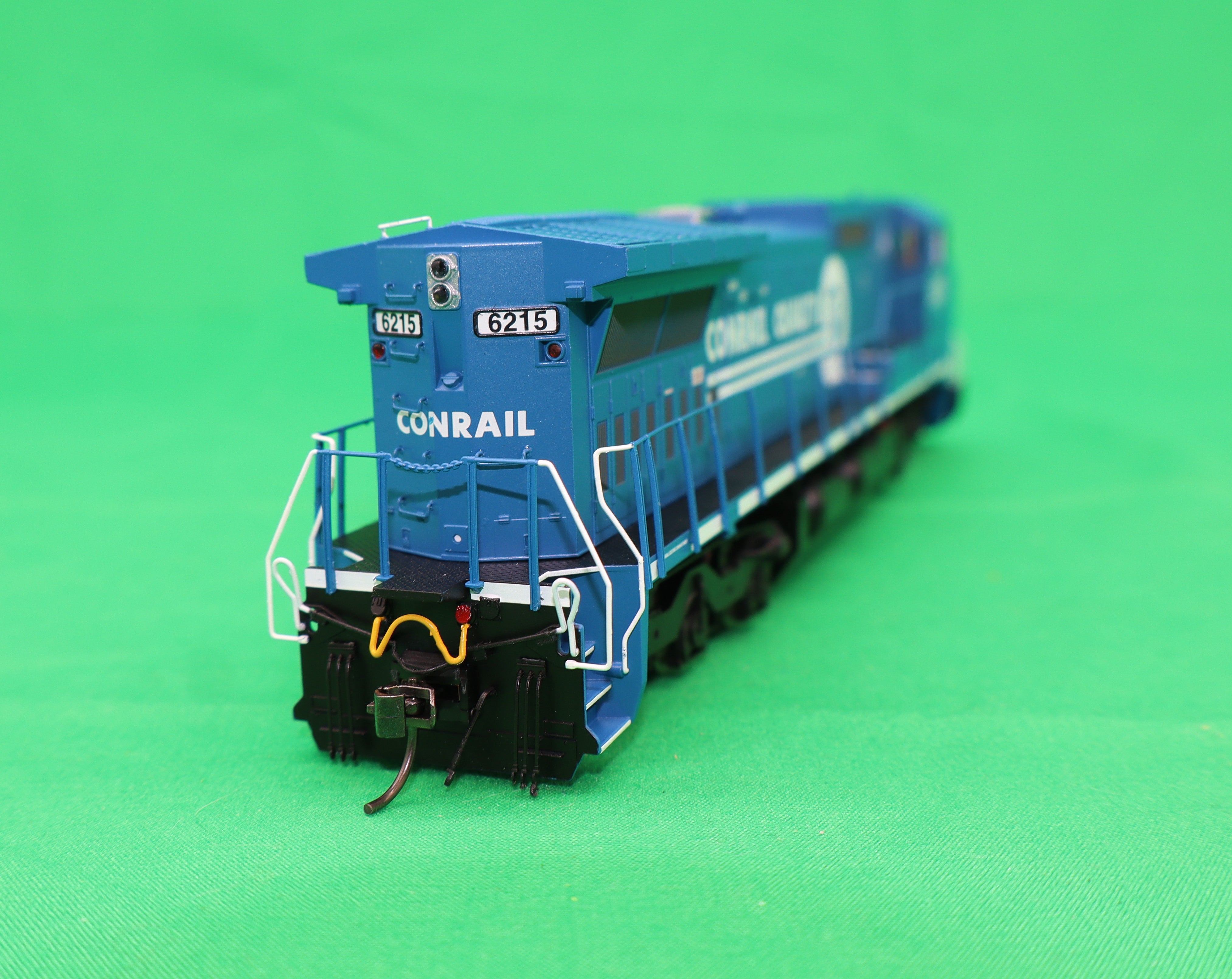 Atlas HO 10004503 - Master - Gold - Dash 8-40 CW Diesel Locomotive "Conrail Quality" #6215