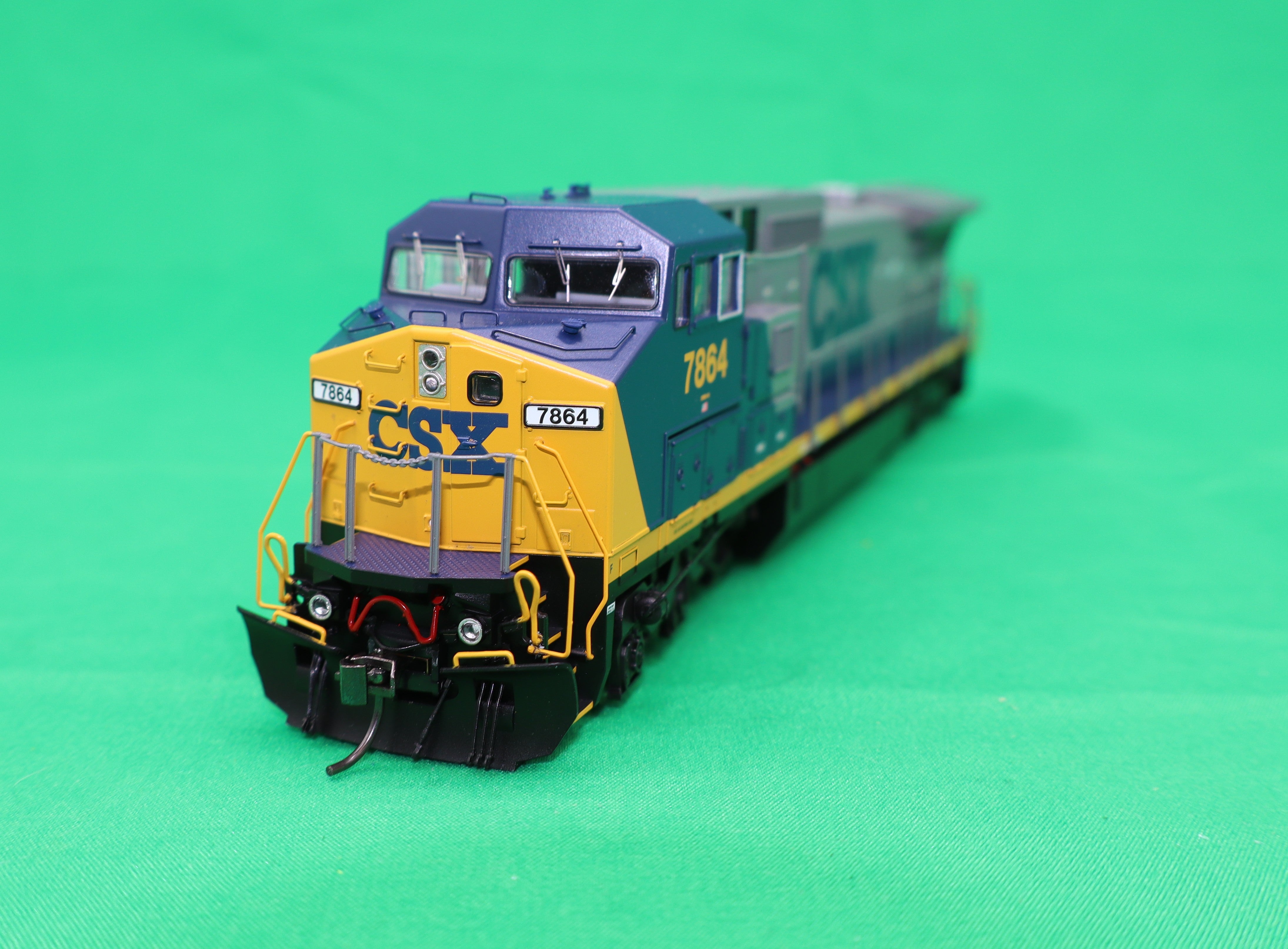 Atlas HO 10004505 - Master - Gold - Dash 8-40 CW Diesel Locomotive "CSX" #7864