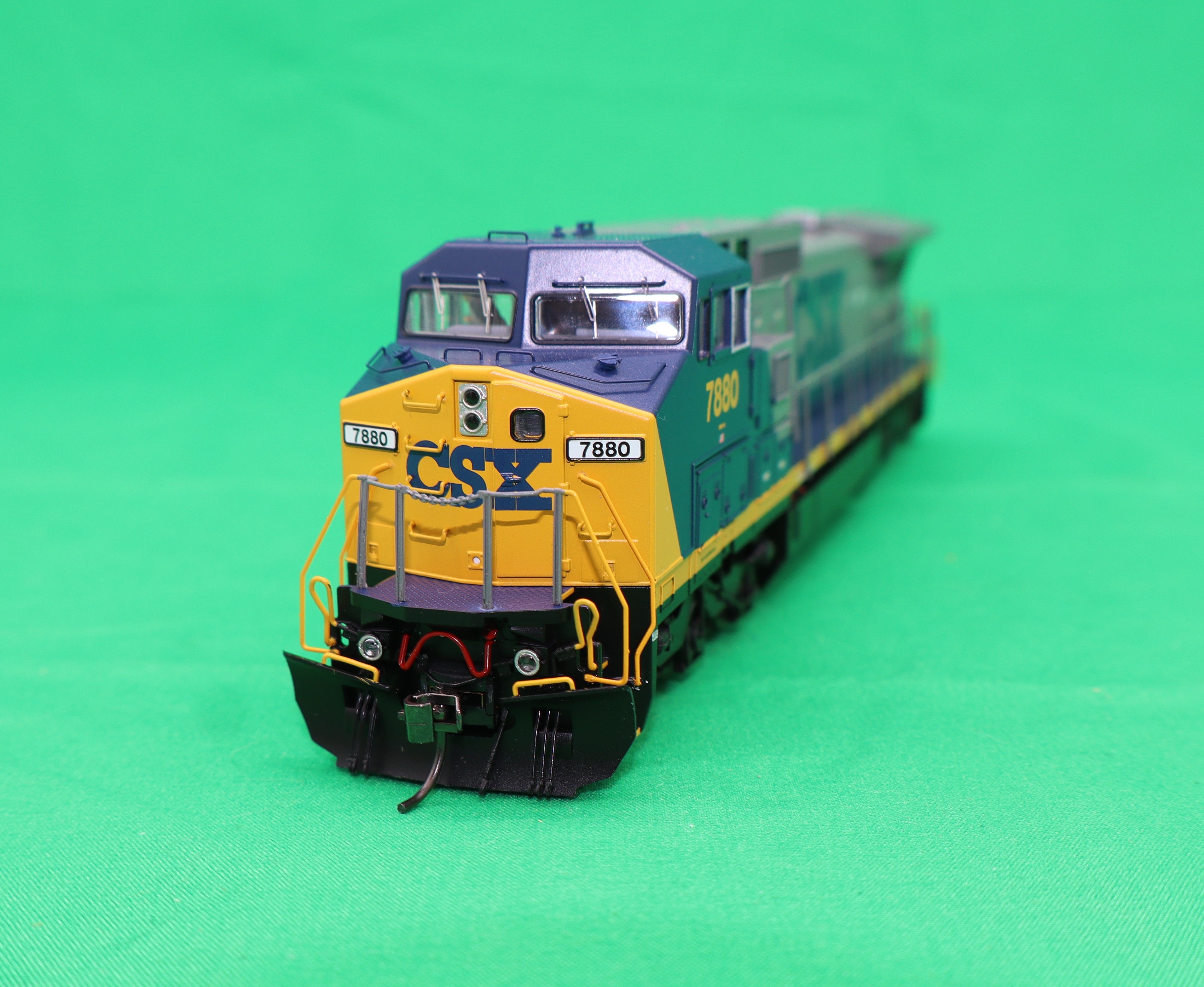Atlas HO 10004506 - Master - Gold - Dash 8-40 CW Diesel Locomotive "CSX" #7880