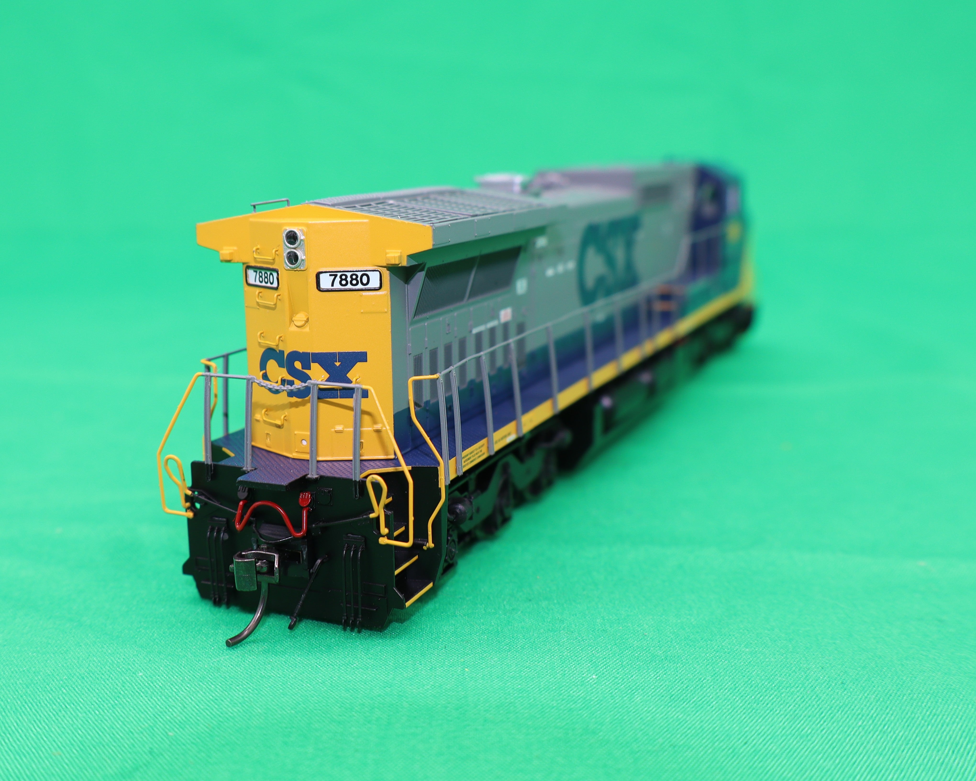 Atlas HO 10004506 - Master - Gold - Dash 8-40 CW Diesel Locomotive "CSX" #7880