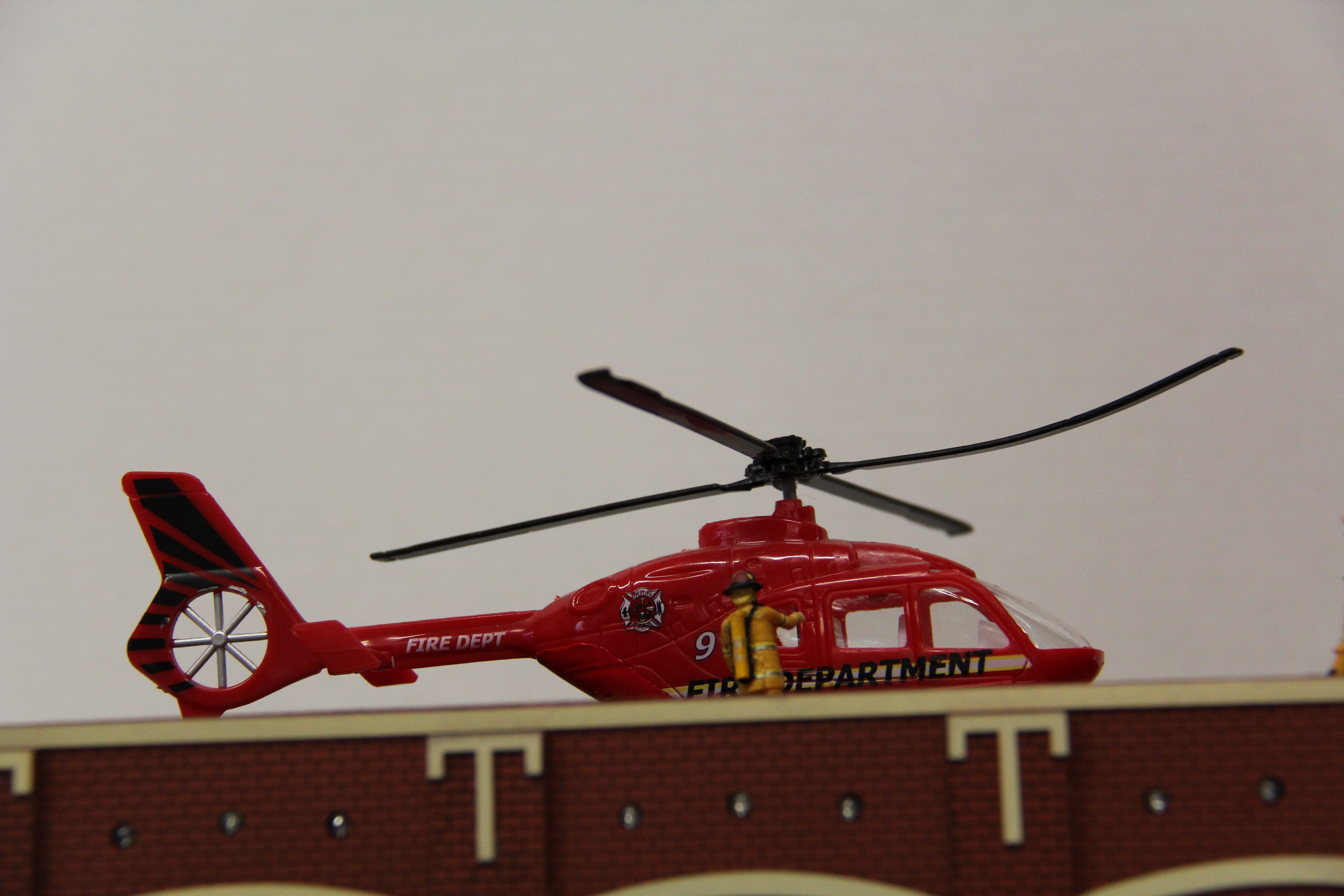 Menards #279-5927 Fire Station No 9-Second hand-M6697