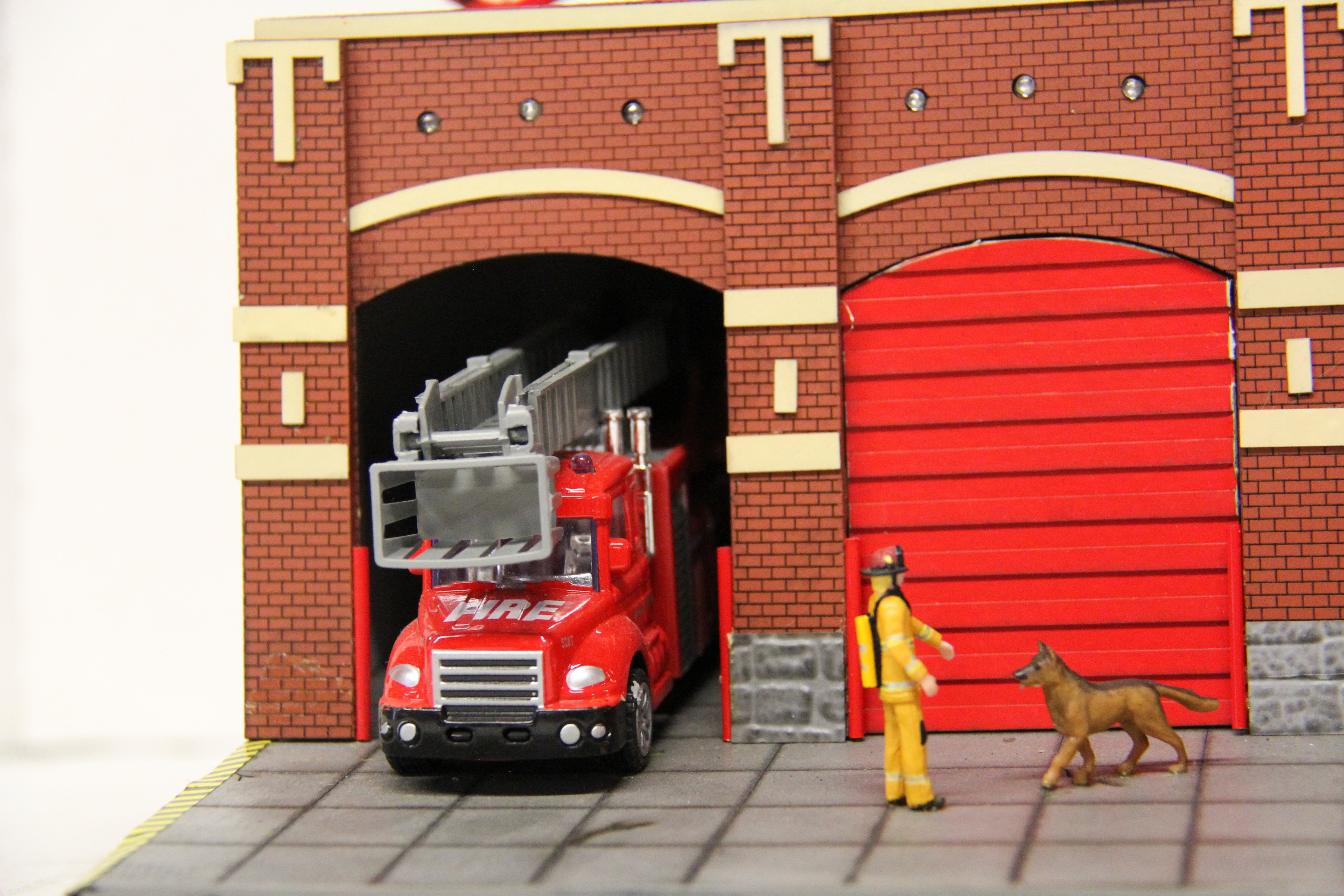 Menards #279-5927 Fire Station No 9-Second hand-M6697