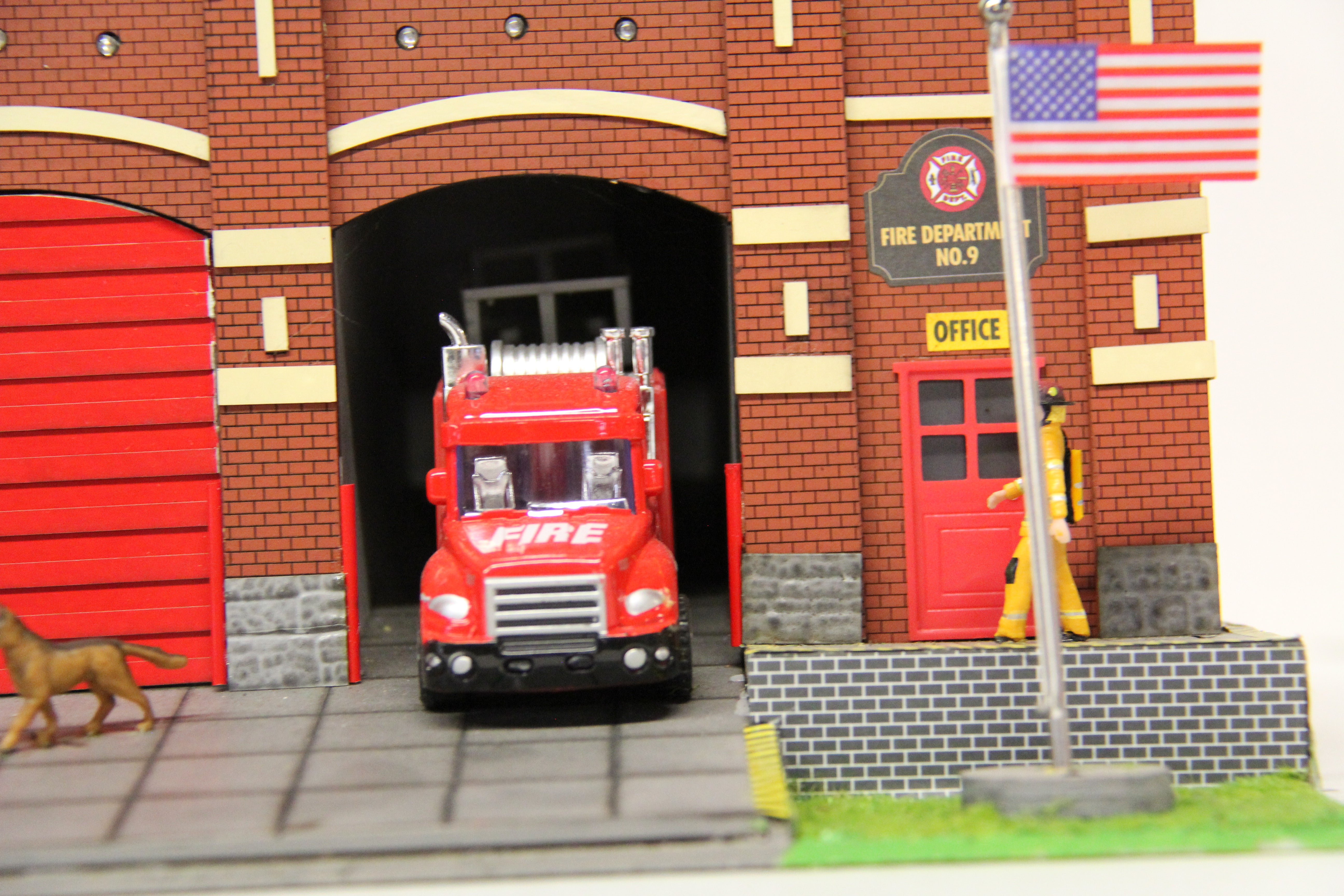 Menards #279-5927 Fire Station No 9-Second hand-M6697