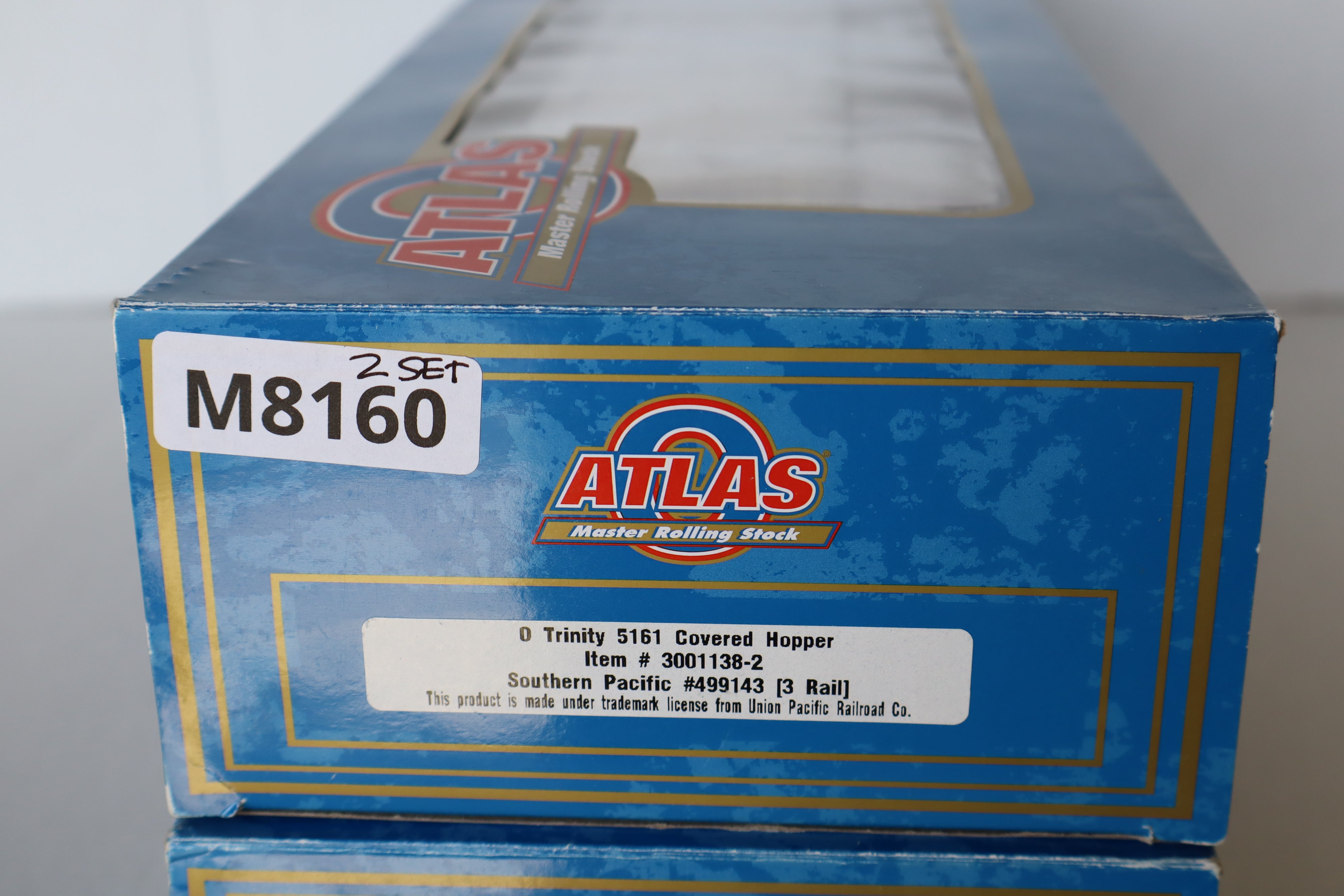 Atlas #3001138-2 & #3002138-3 Southern Pacific Trinity 5261 Covered Hopper 2 Set-Second hand-M8160