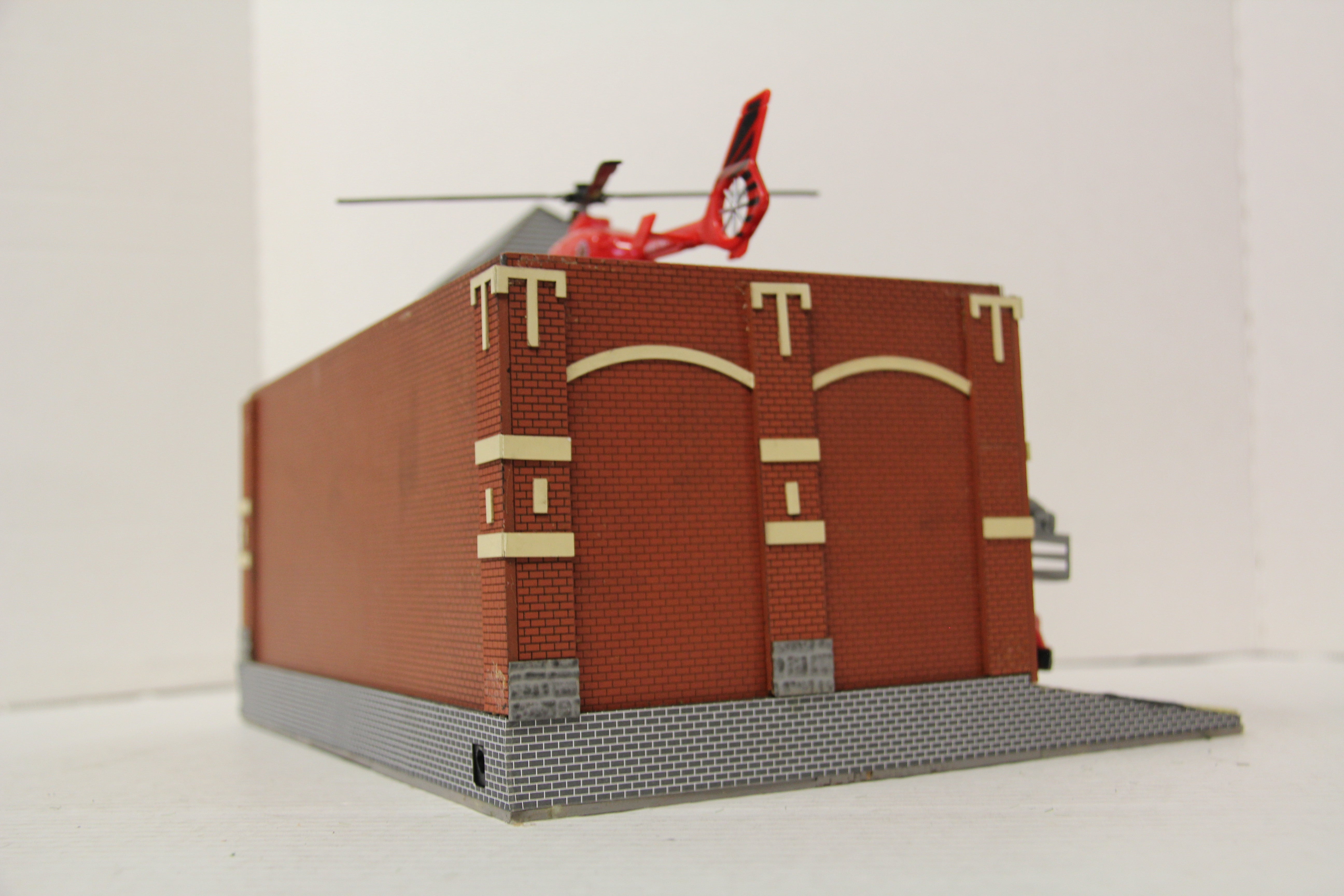 Menards #279-5927 Fire Station No 9-Second hand-M6697