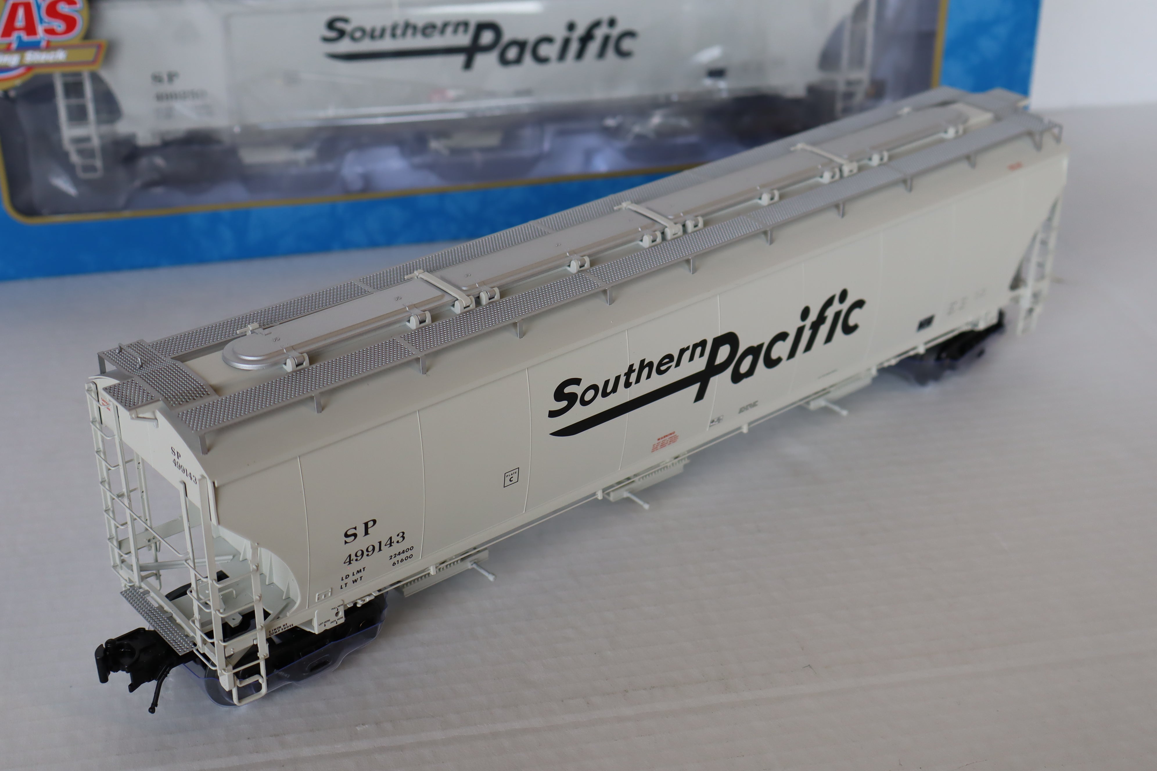 Atlas #3001138-2 & #3002138-3 Southern Pacific Trinity 5261 Covered Hopper 2 Set-Second hand-M8160