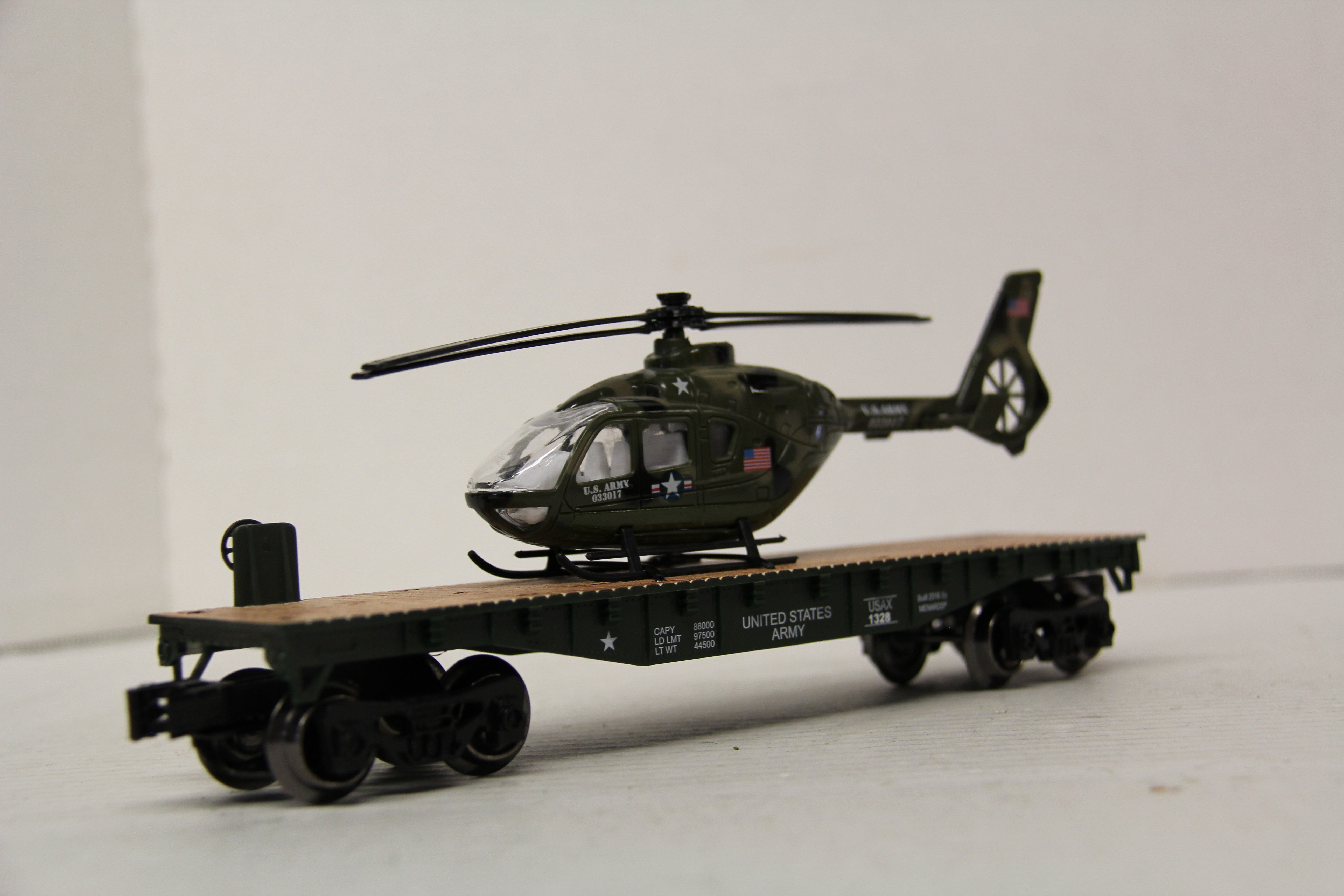 Menards US Army Helicopter Flat Car #1328-Second hand-M6698
