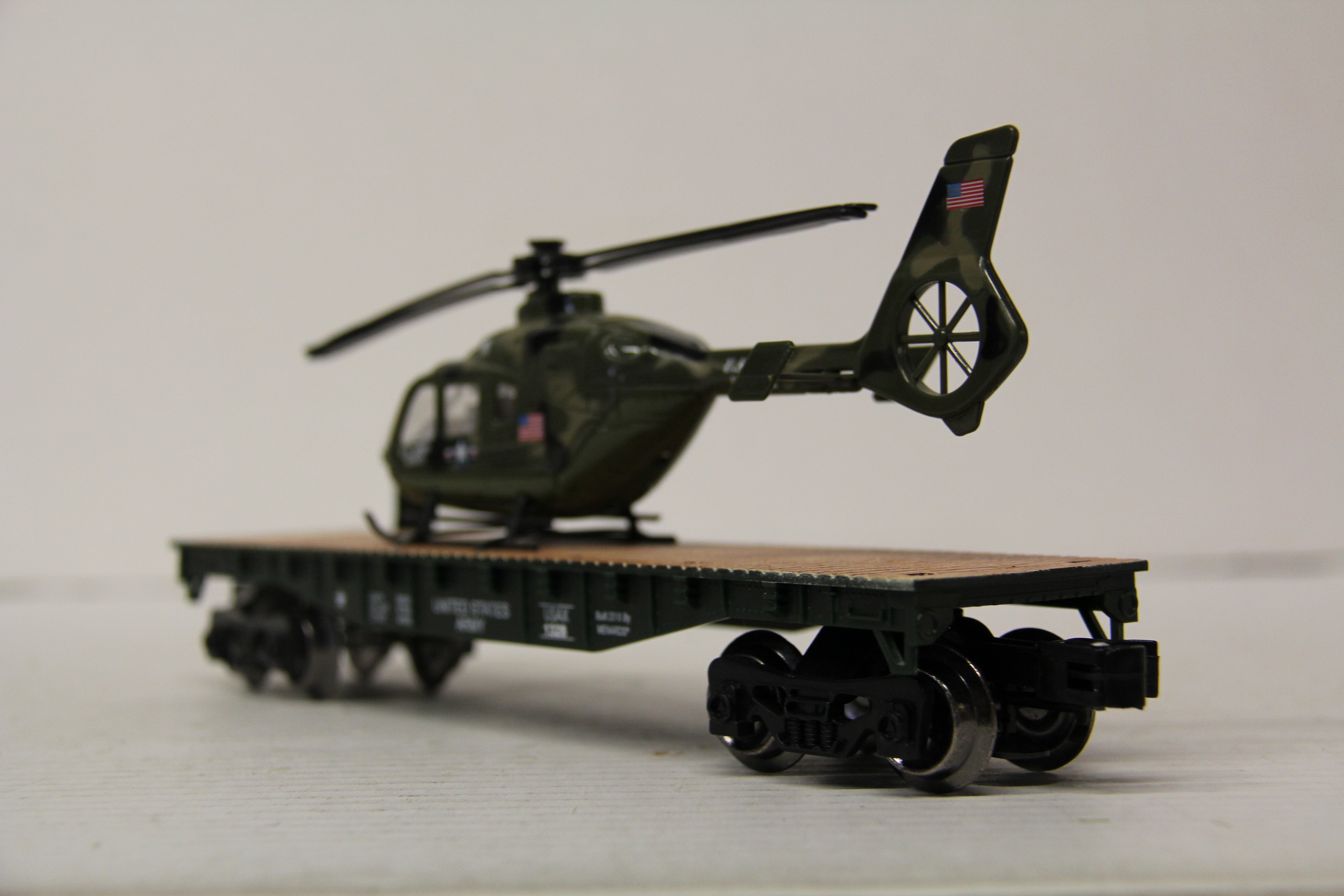 Menards US Army Helicopter Flat Car #1328-Second hand-M6698