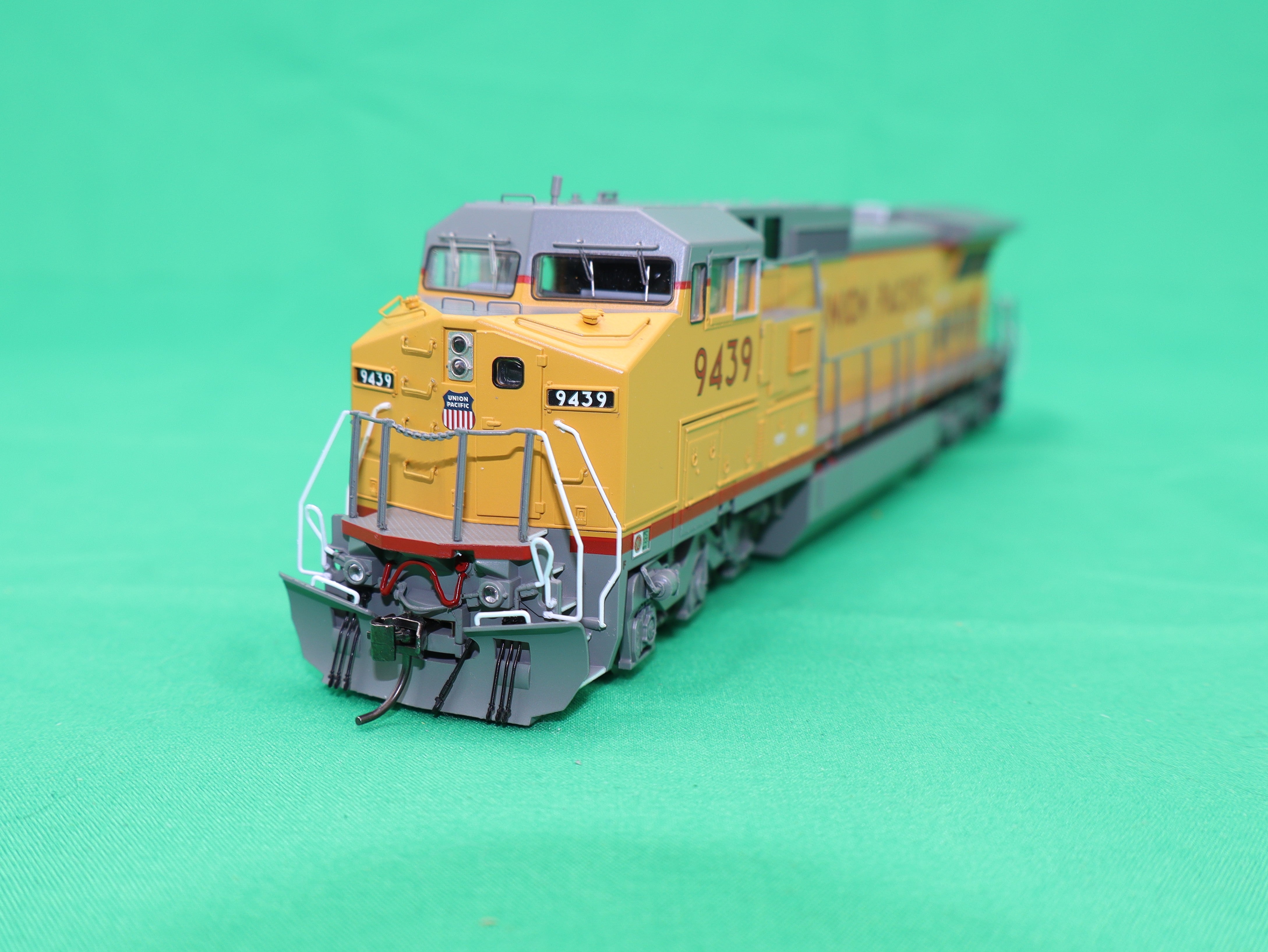 Atlas HO 10004516 - Master - Gold - Dash 8-40 CW Diesel Locomotive "Union Pacific" #9439