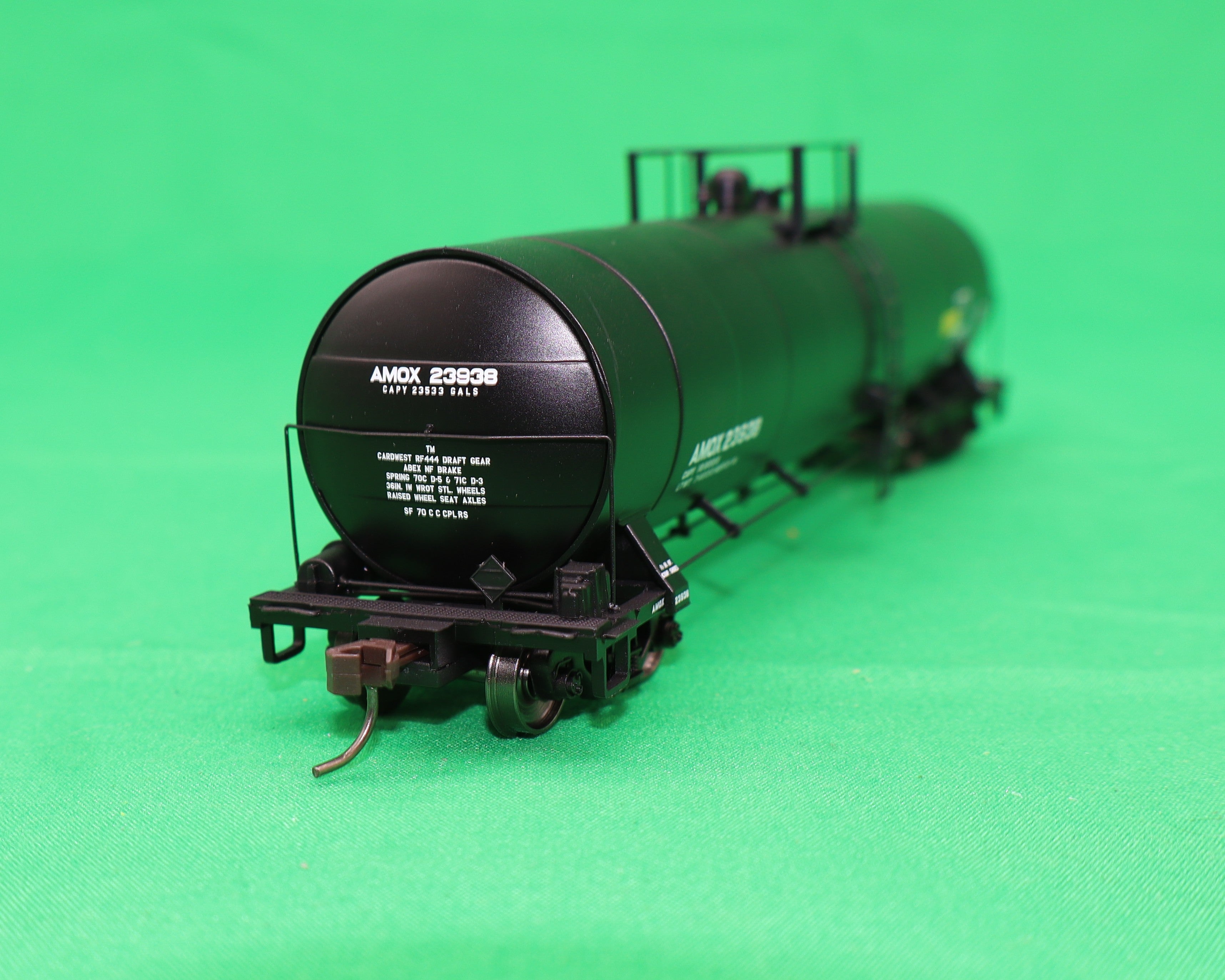 Atlas HO 20 007 613 - Master - ACF 23,500 Gallon Tank Car "AMOX" #23938