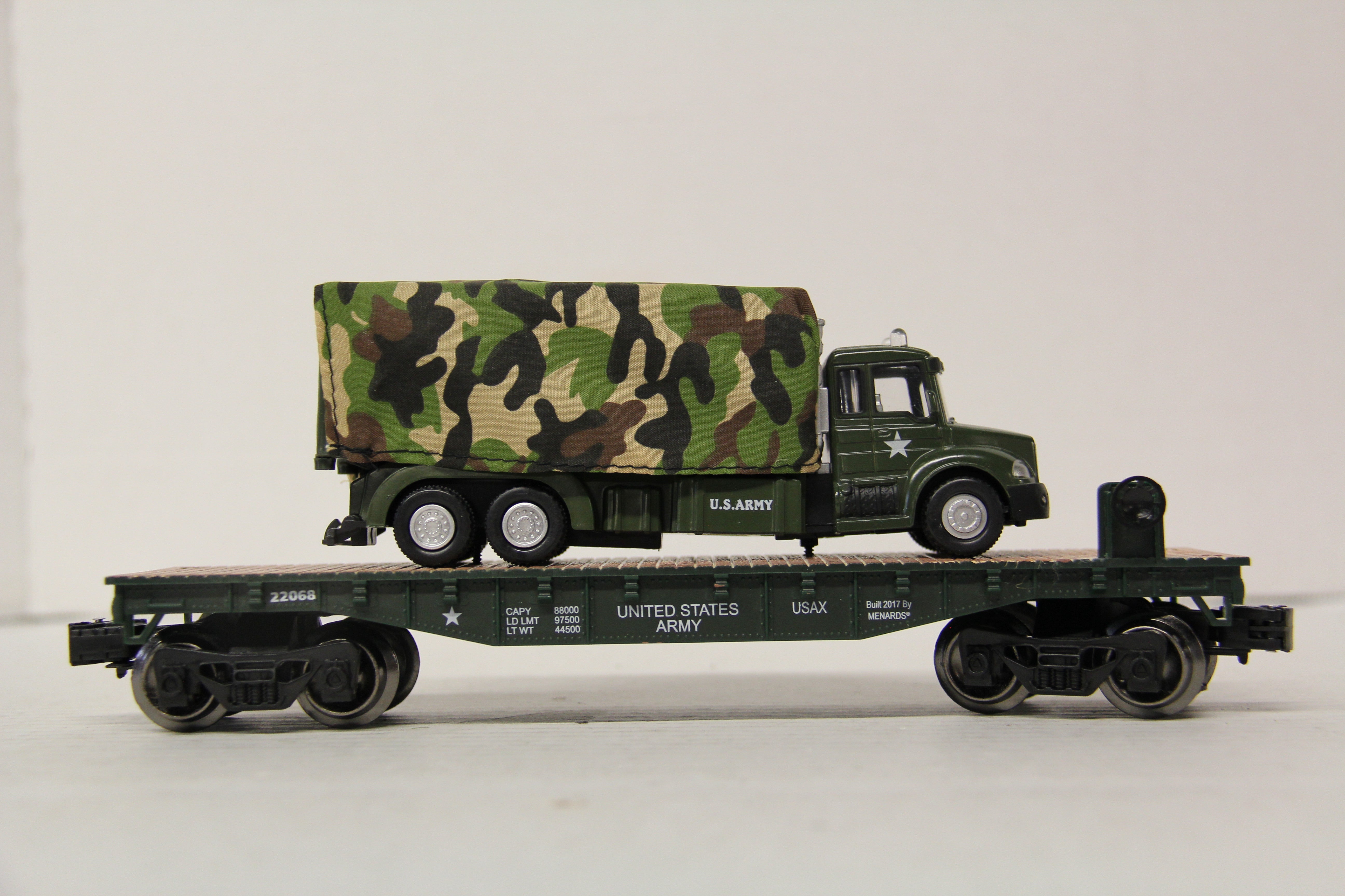 Menards #279-3476 US Army w/ Army Cargo Truck Flat Car-Second hand-M6700