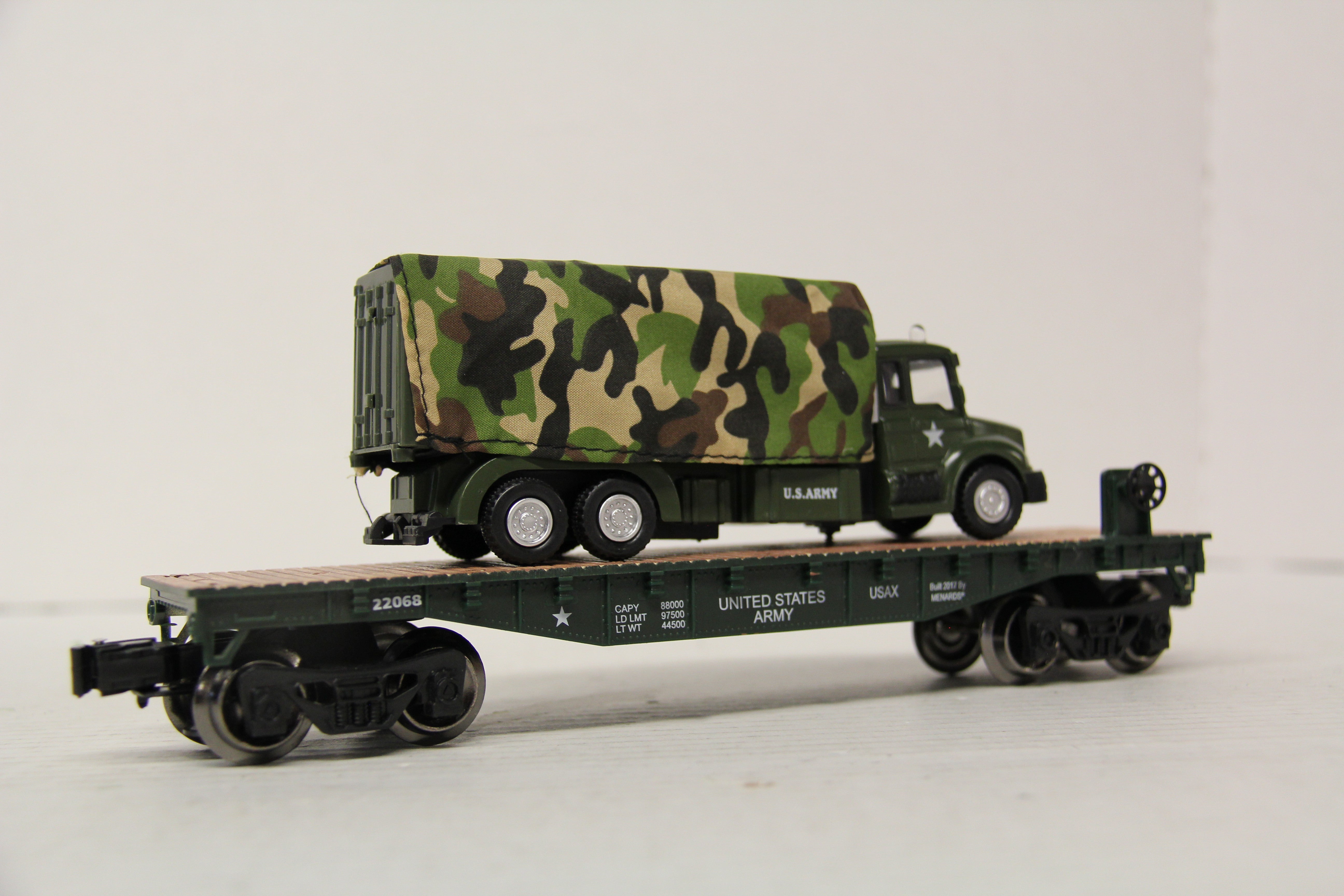 Menards #279-3476 US Army w/ Army Cargo Truck Flat Car-Second hand-M6700