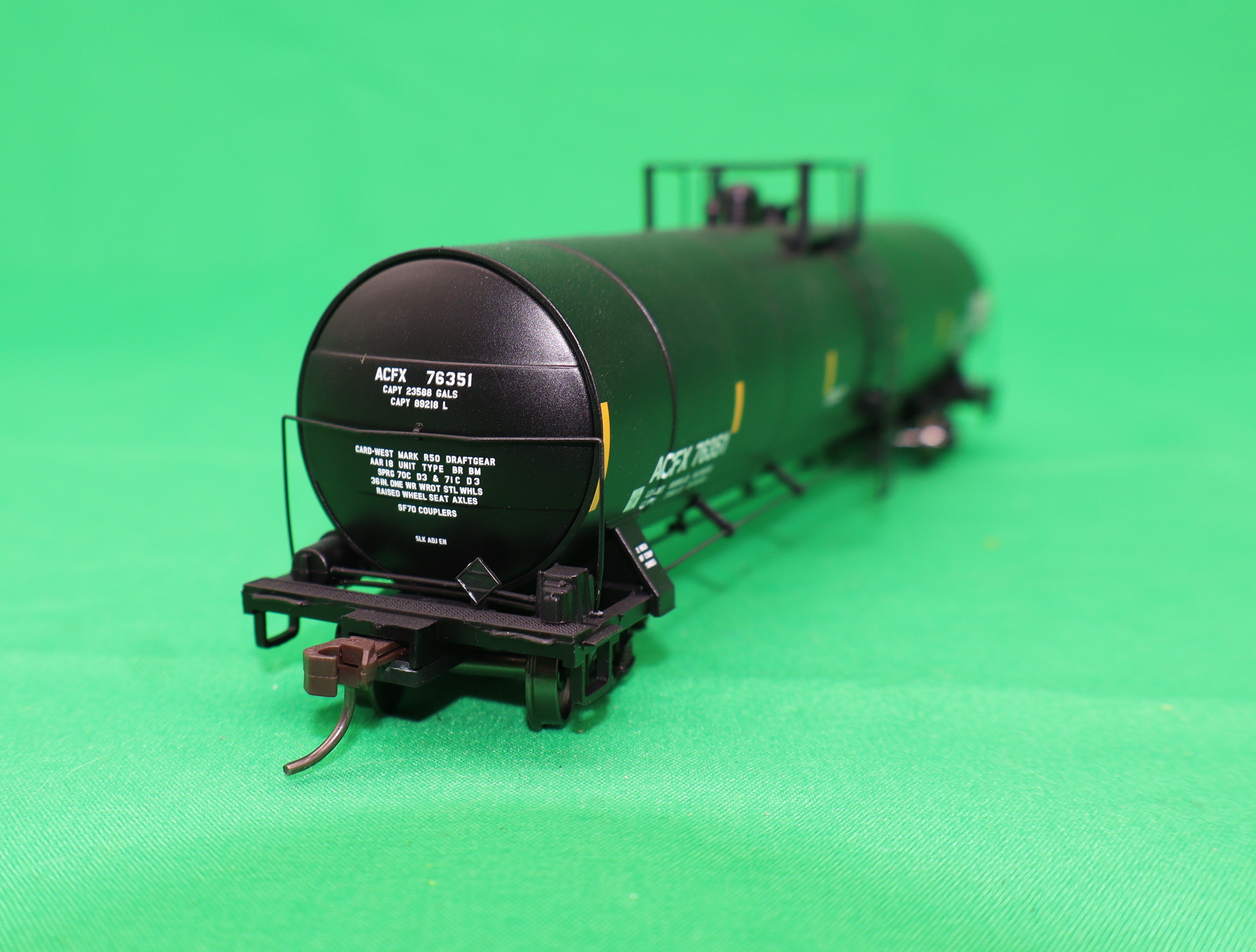 Atlas HO 20 007 617 - Master - ACF 23,500 Gallon Tank Car "ACFX" #76351