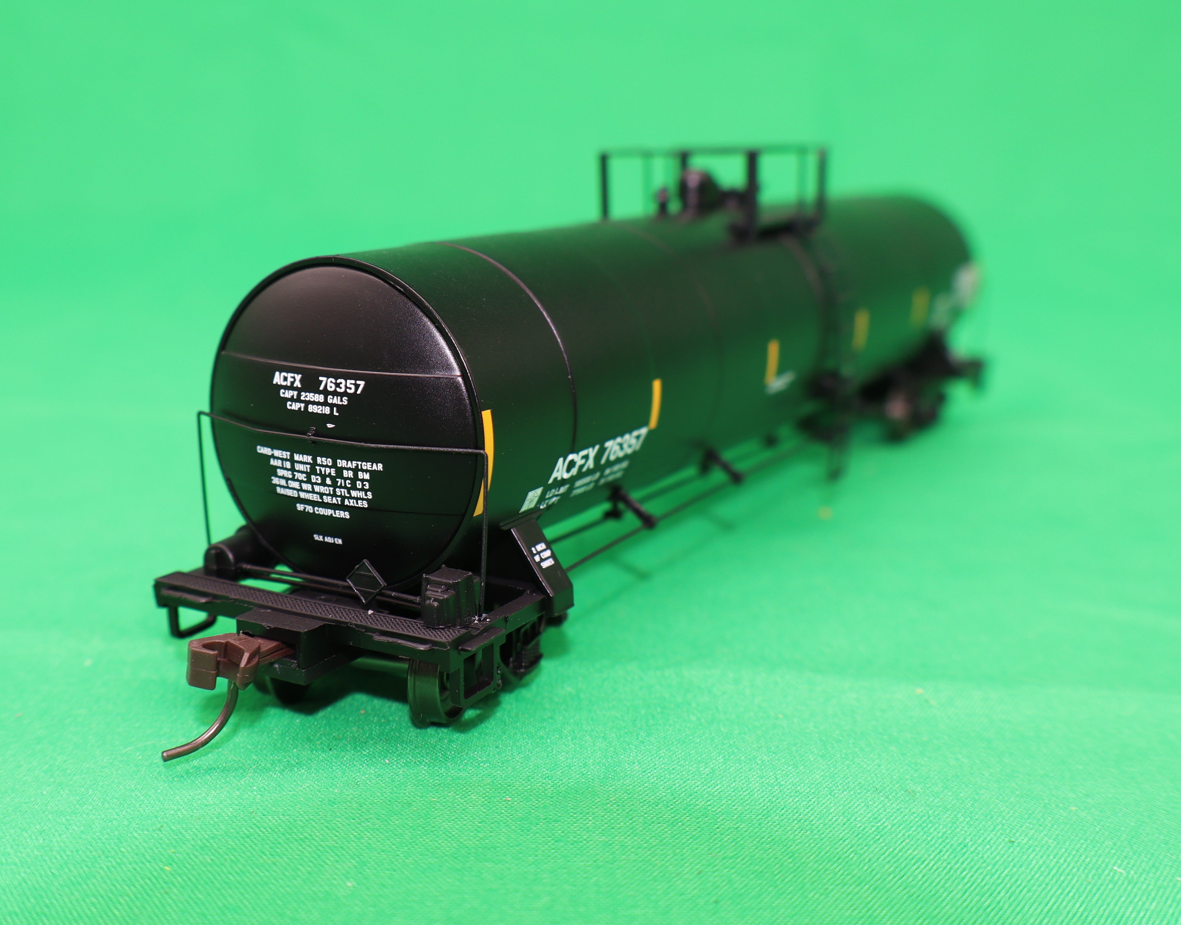 Atlas HO 20 007 618 - Master - ACF 23,500 Gallon Tank Car "ACFX" #76357