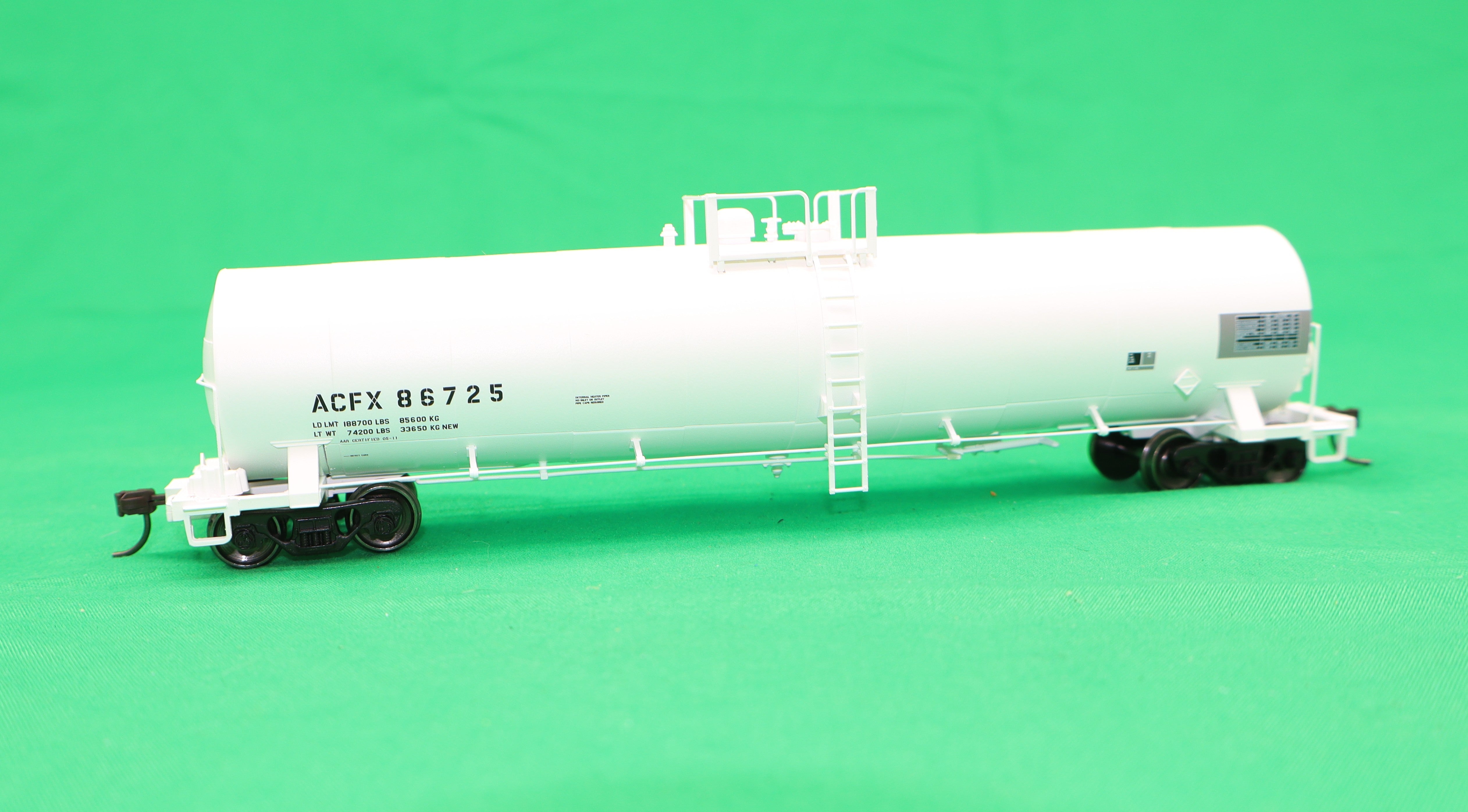 Atlas HO 20 007 620 - Master - ACF 23,500 Gallon Tank Car "ACFX" #86725