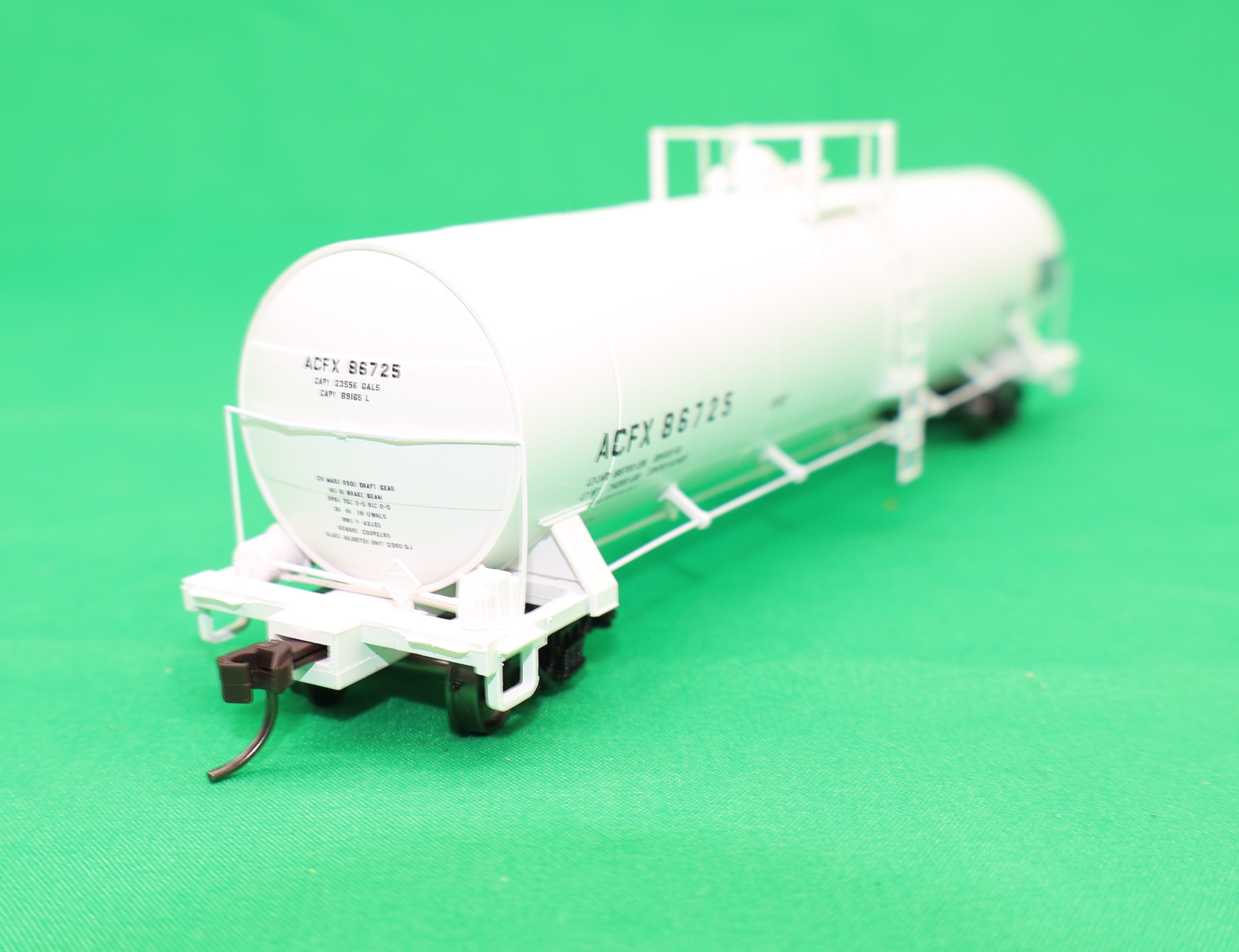 Atlas HO 20 007 620 - Master - ACF 23,500 Gallon Tank Car "ACFX" #86725
