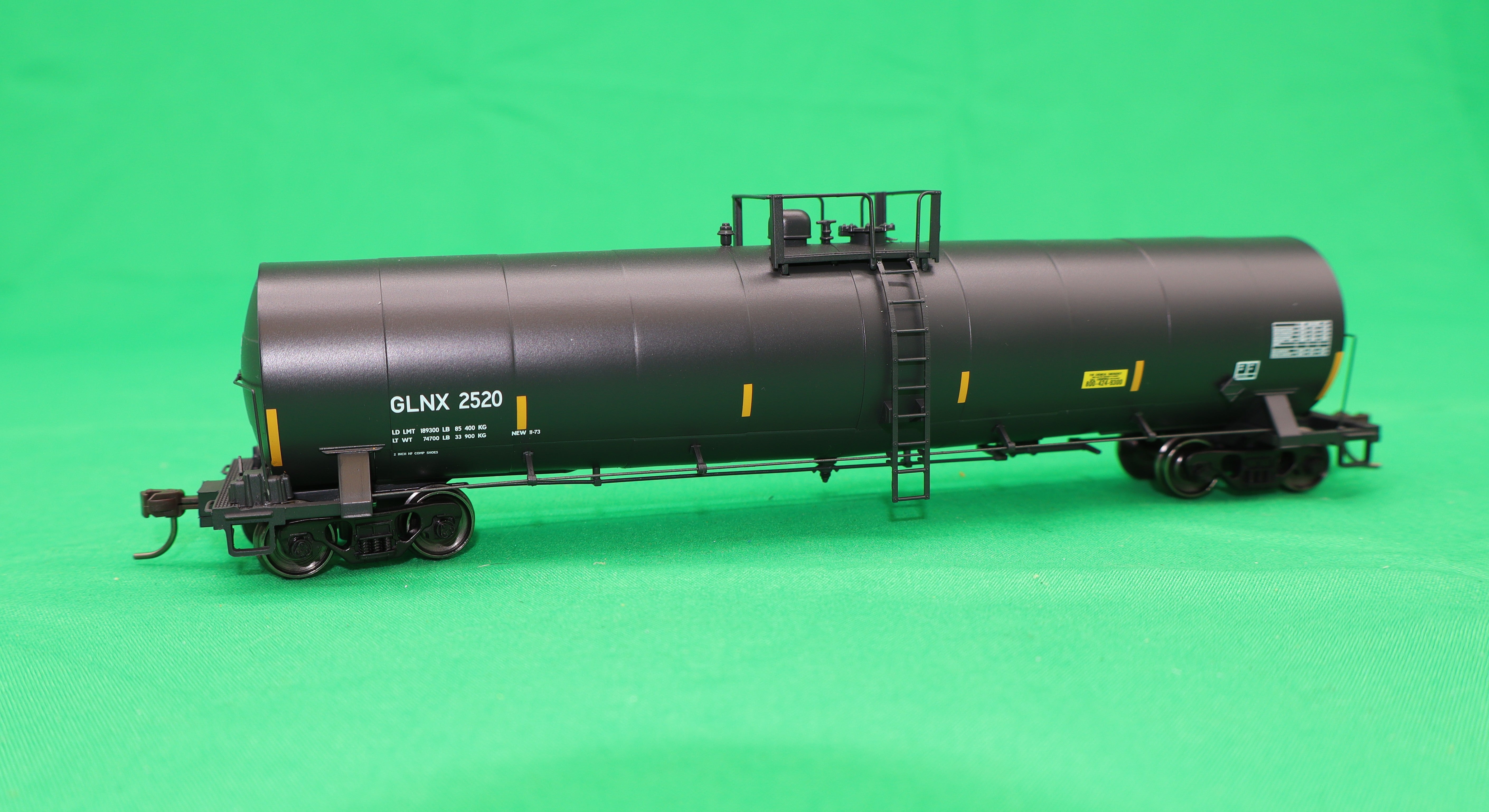 Atlas HO 20 007 626 - Master - ACF 23,500 Gallon Tank Car "GLNX" #2520