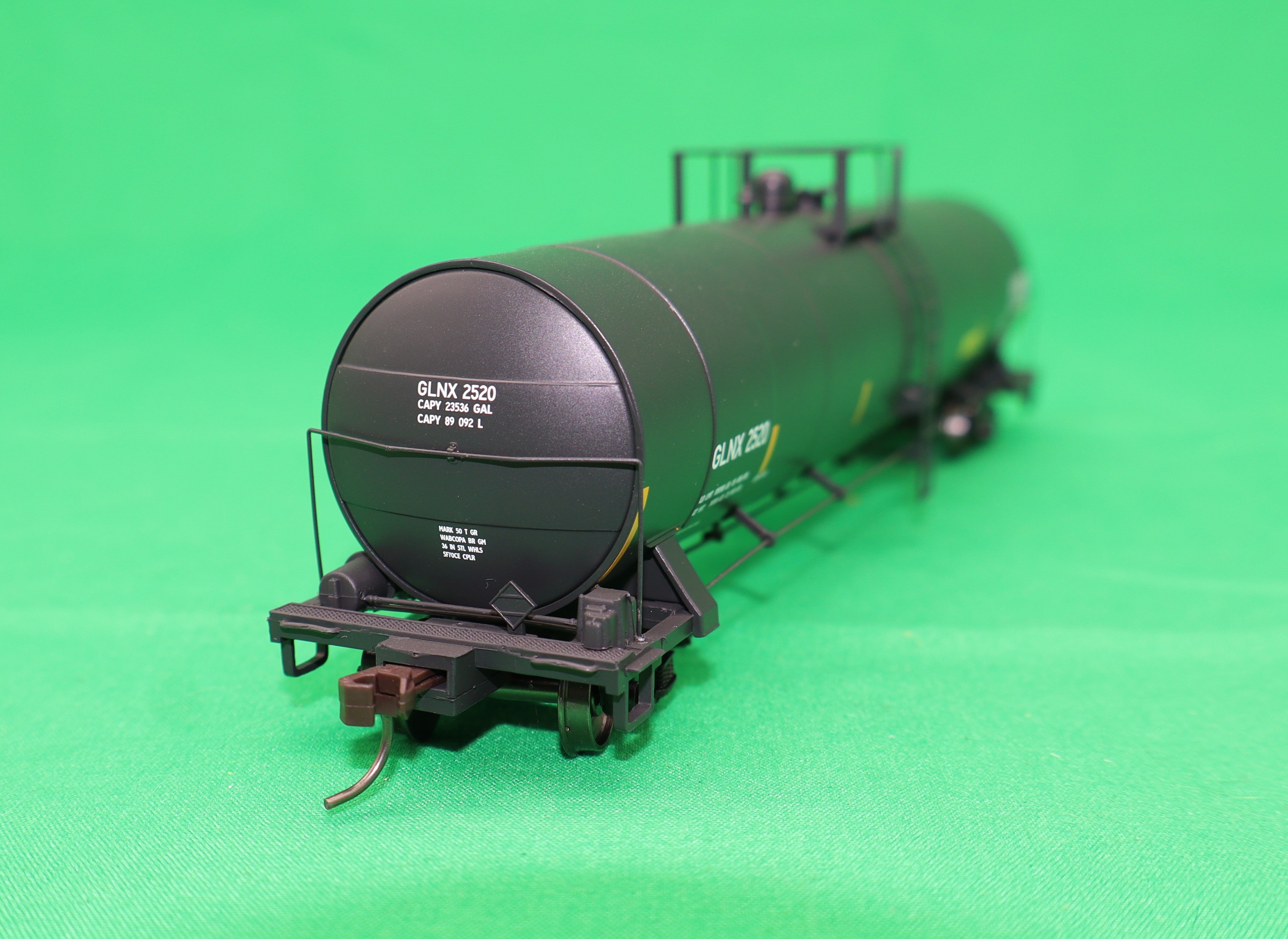 Atlas HO 20 007 626 - Master - ACF 23,500 Gallon Tank Car "GLNX" #2520