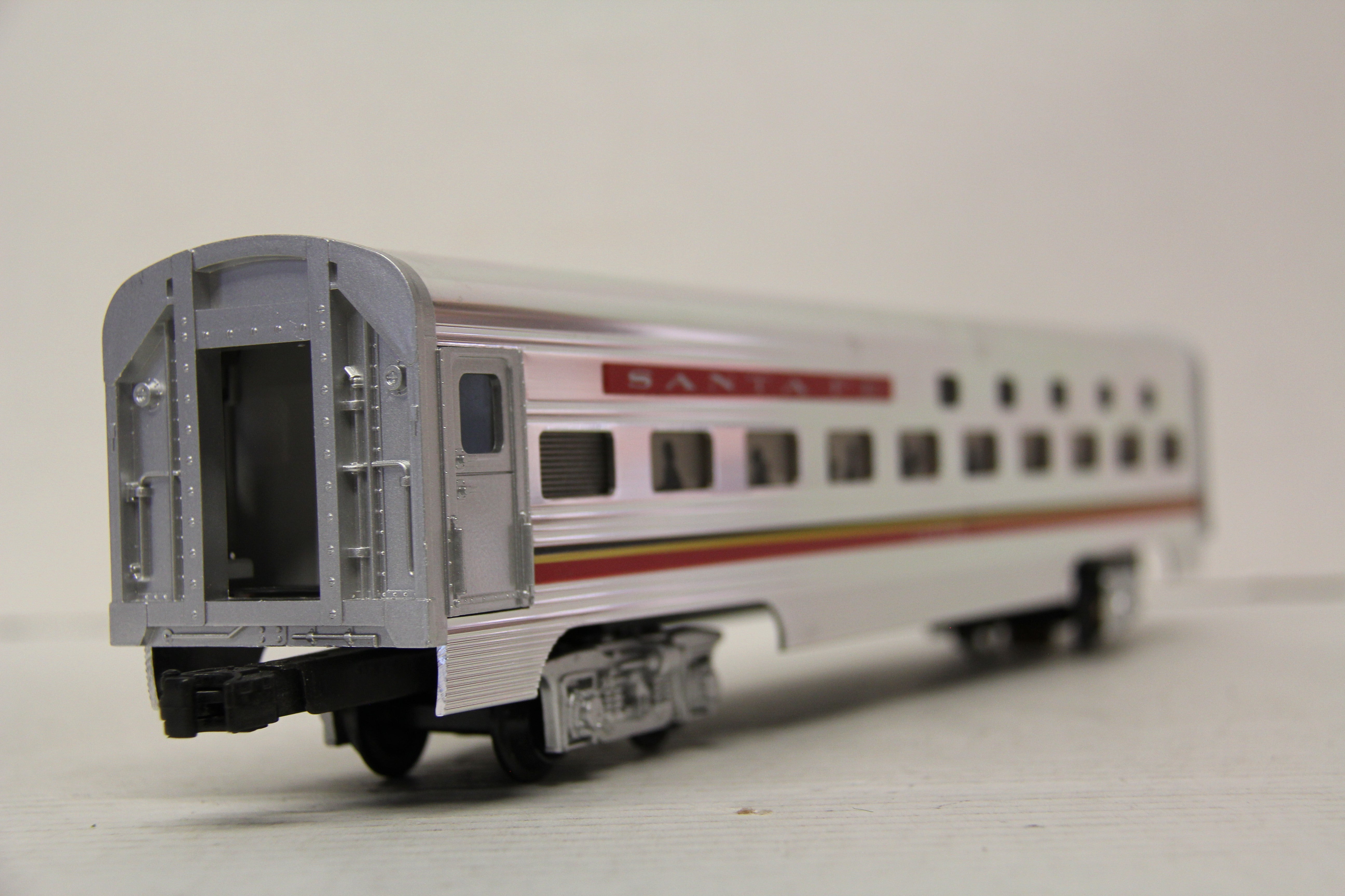 MTH 20-6122 Santa Fe Santa Fe El Capitan 2-Car 60' Sleeper/Diner Aluminum Passenger Set-Second hand-M6705