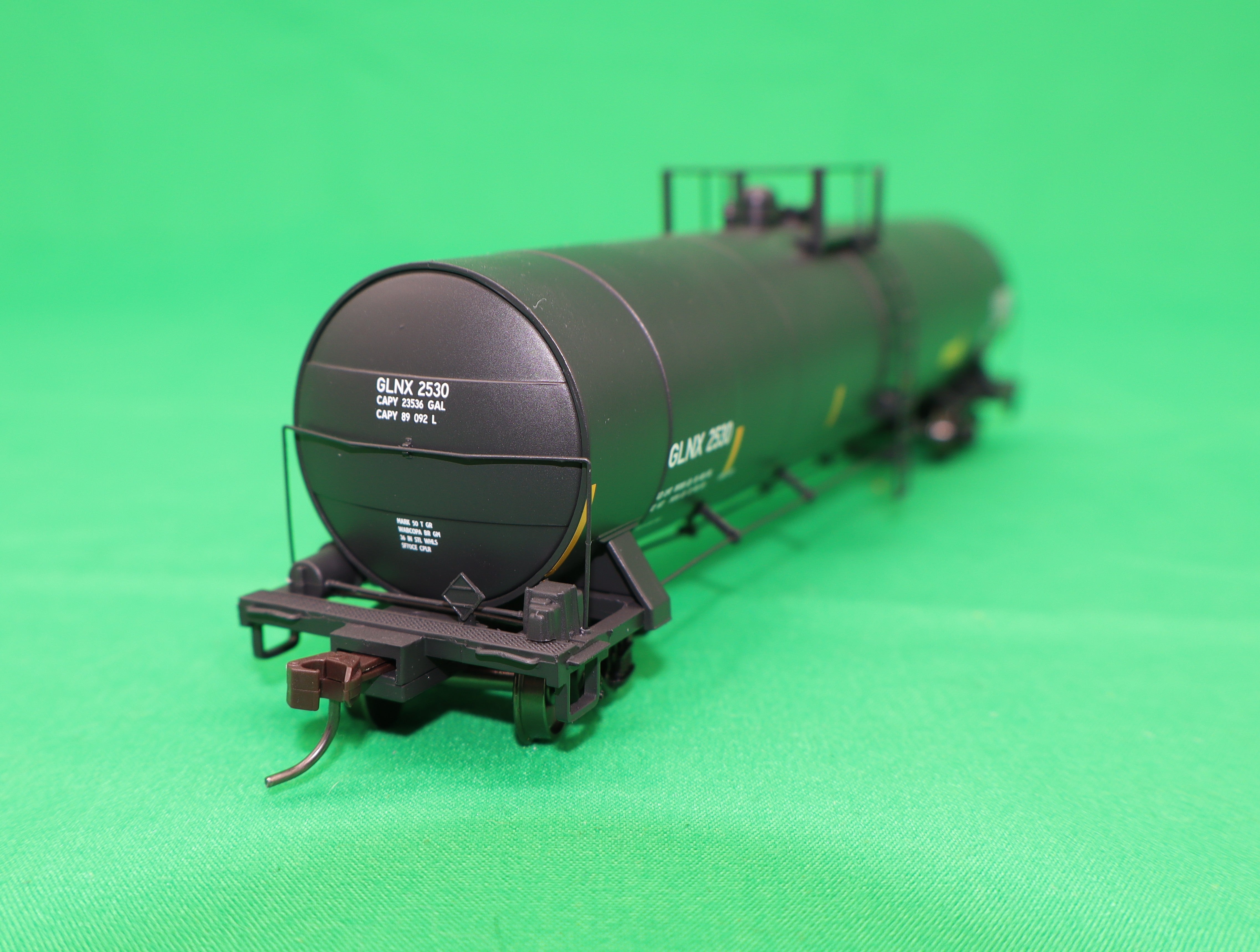 Atlas HO 20 007 628 - Master - ACF 23,500 Gallon Tank Car "GLNX" #2530