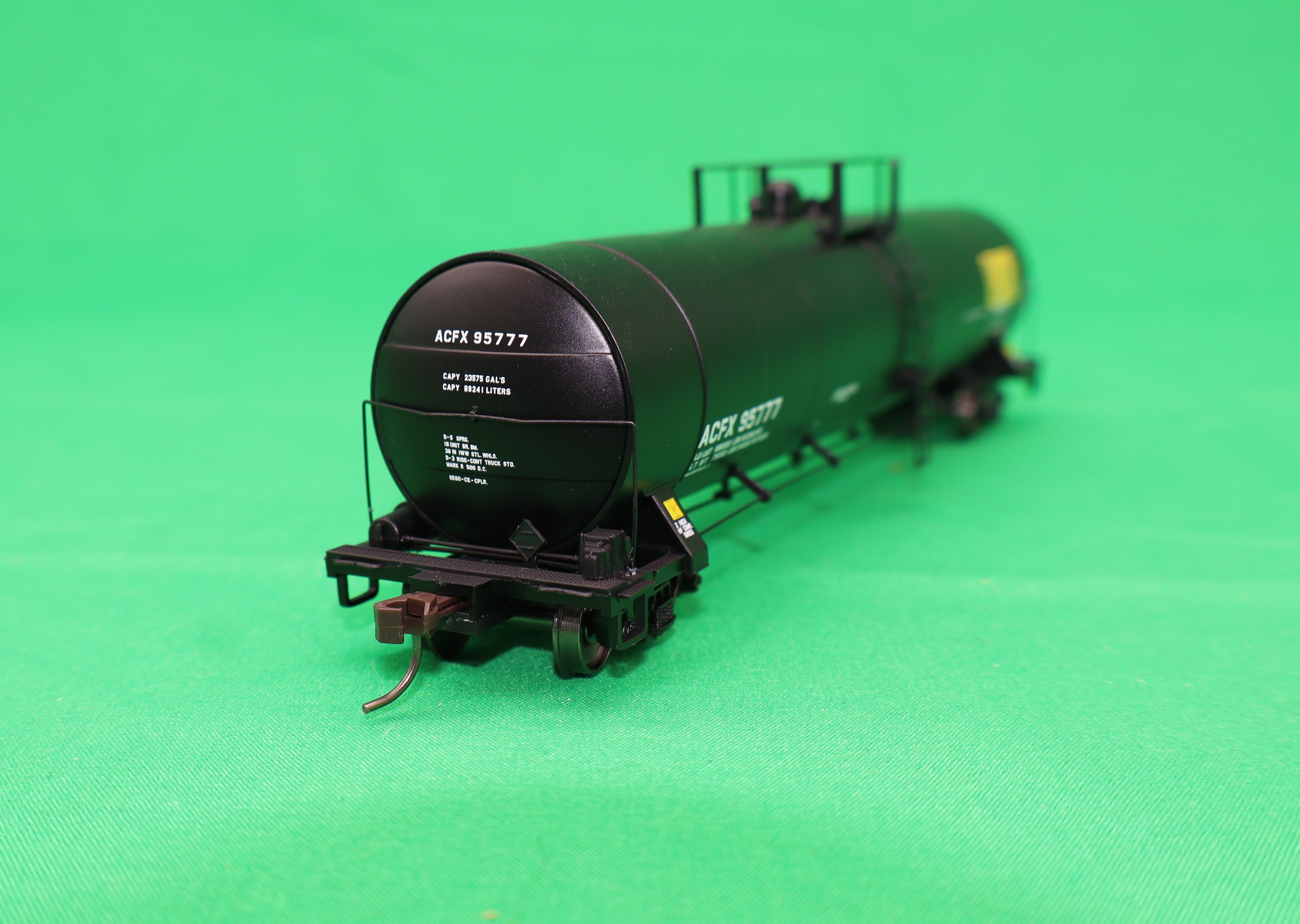 Atlas HO 20 007 630 - Master - ACF 23,500 Gallon Tank Car "AG Processing" #95777 (ACFX)