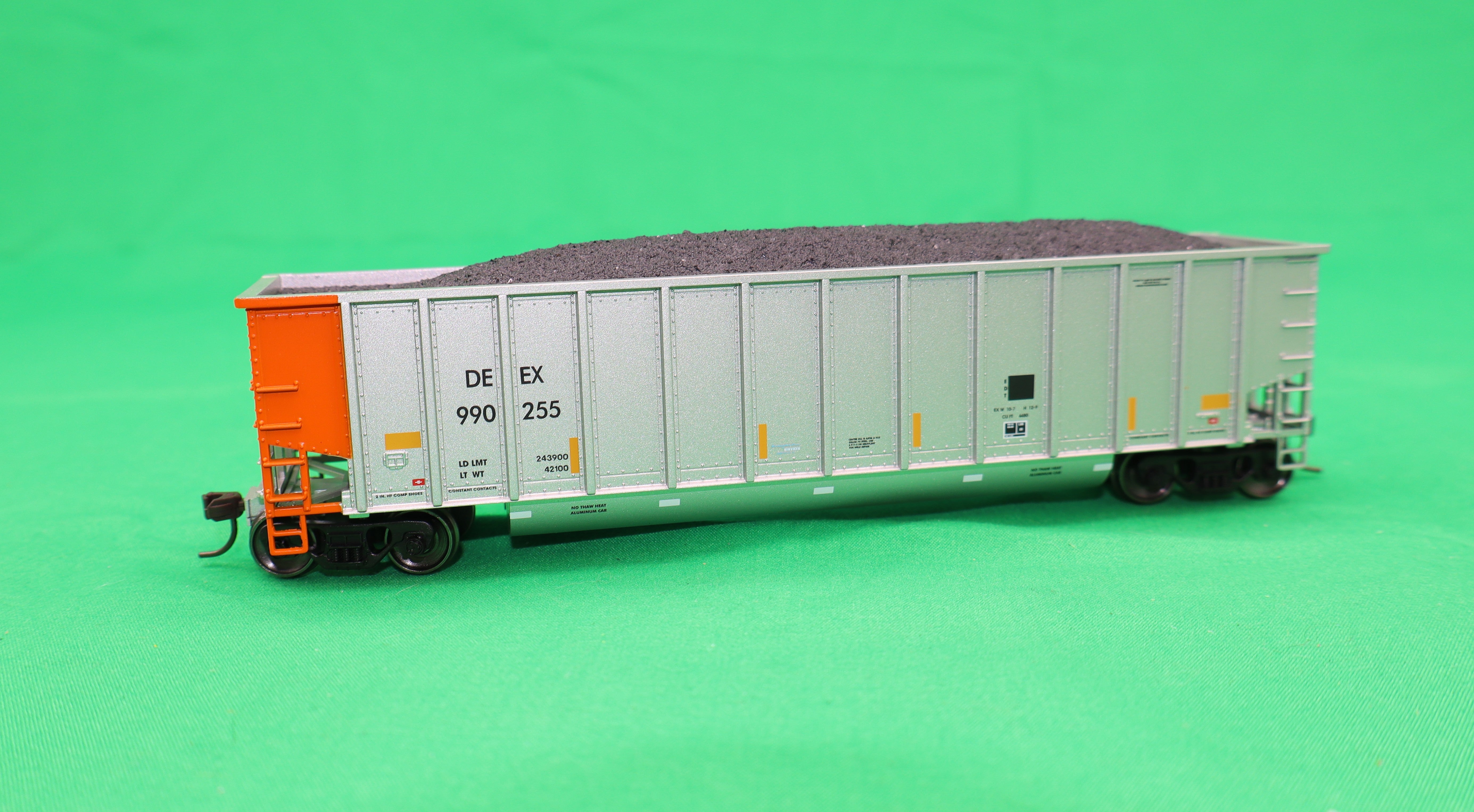 Atlas HO 20 007 708 - Trainman - Aluminum Coal Gondola Car "Detroit Edison" #990255 (DEEX)