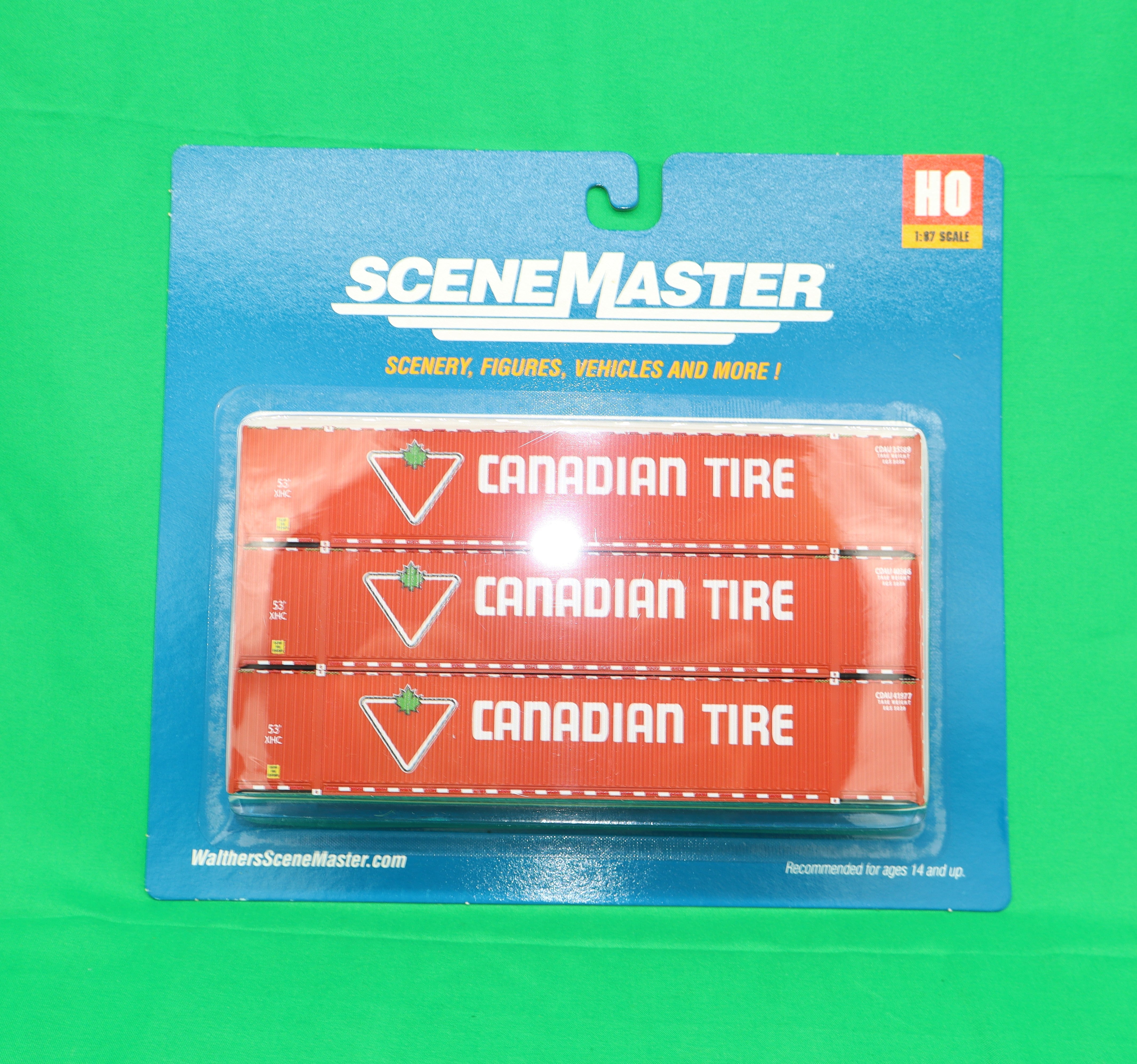 Walthers HO 949-18500 - SceneMaster - 53' Corrugated Container "Canadian Tire" (3 Pack)