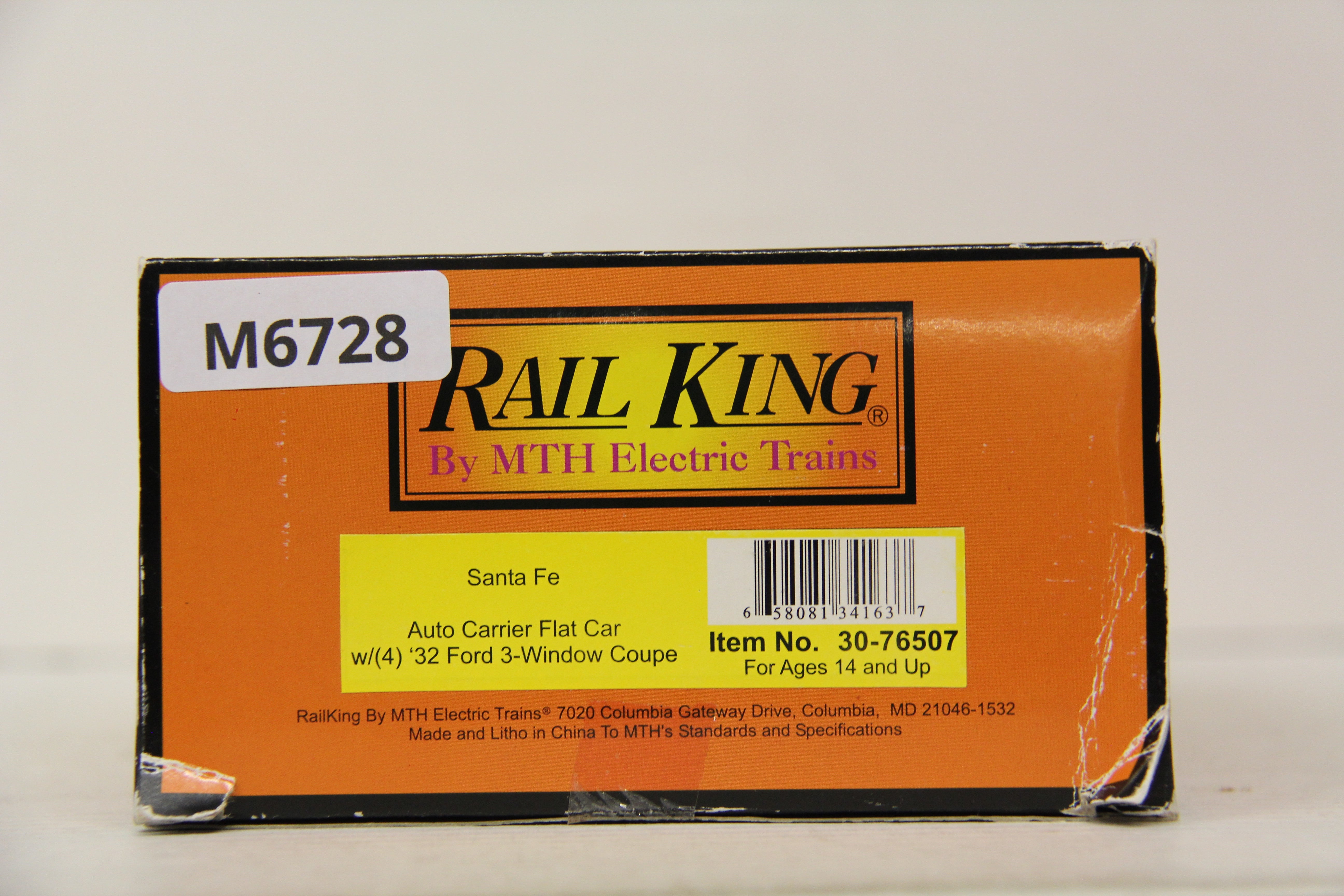 Rail King 30-76507 Santa Fe Auto Carrier Flat Car w/ (4) '32 Ford 3- Window Coupe-Second hand-M6728