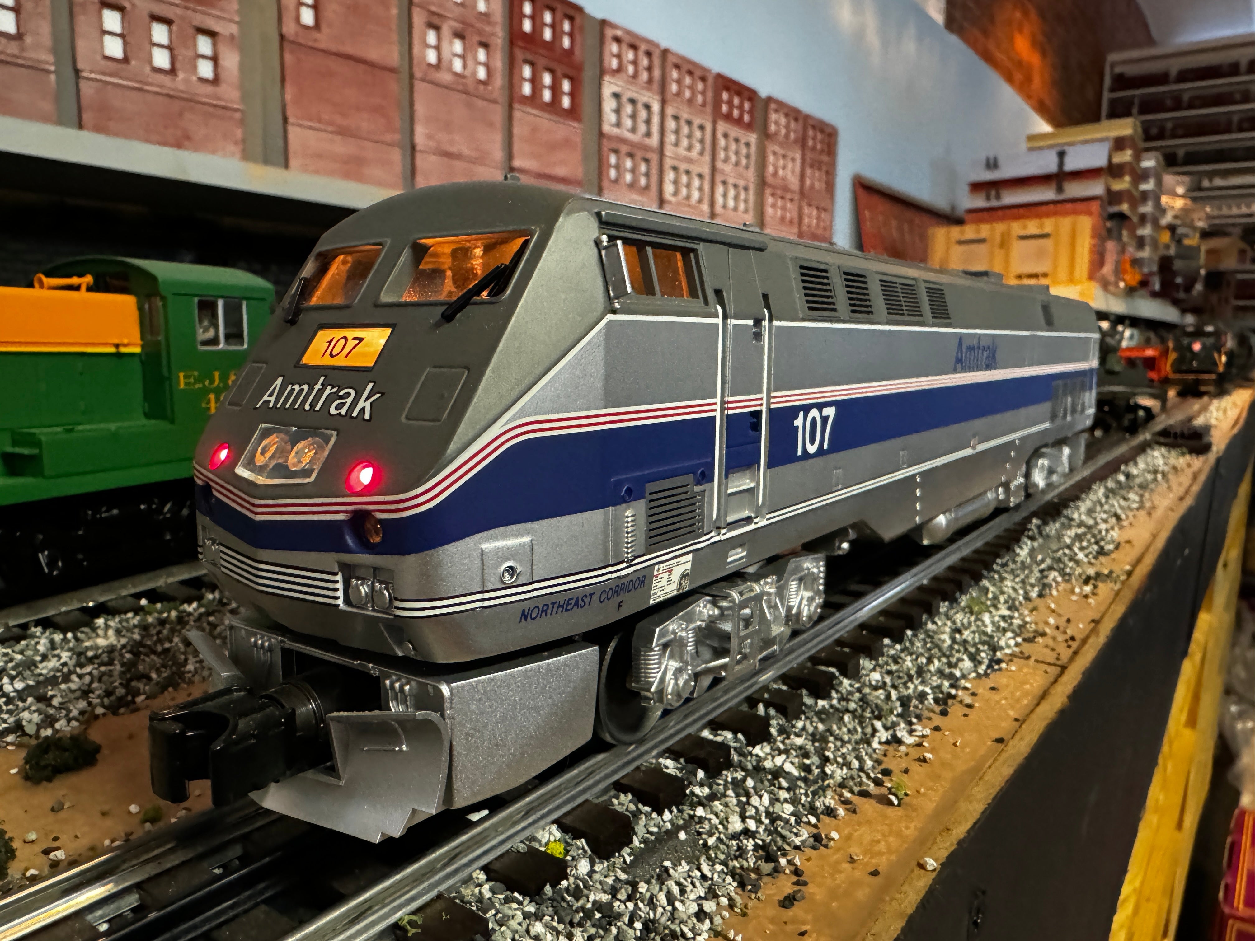 MTH 20-2229-1 Amtrak 5 Stripe #107 Genesis Diesel Engine-Second hand-M3147