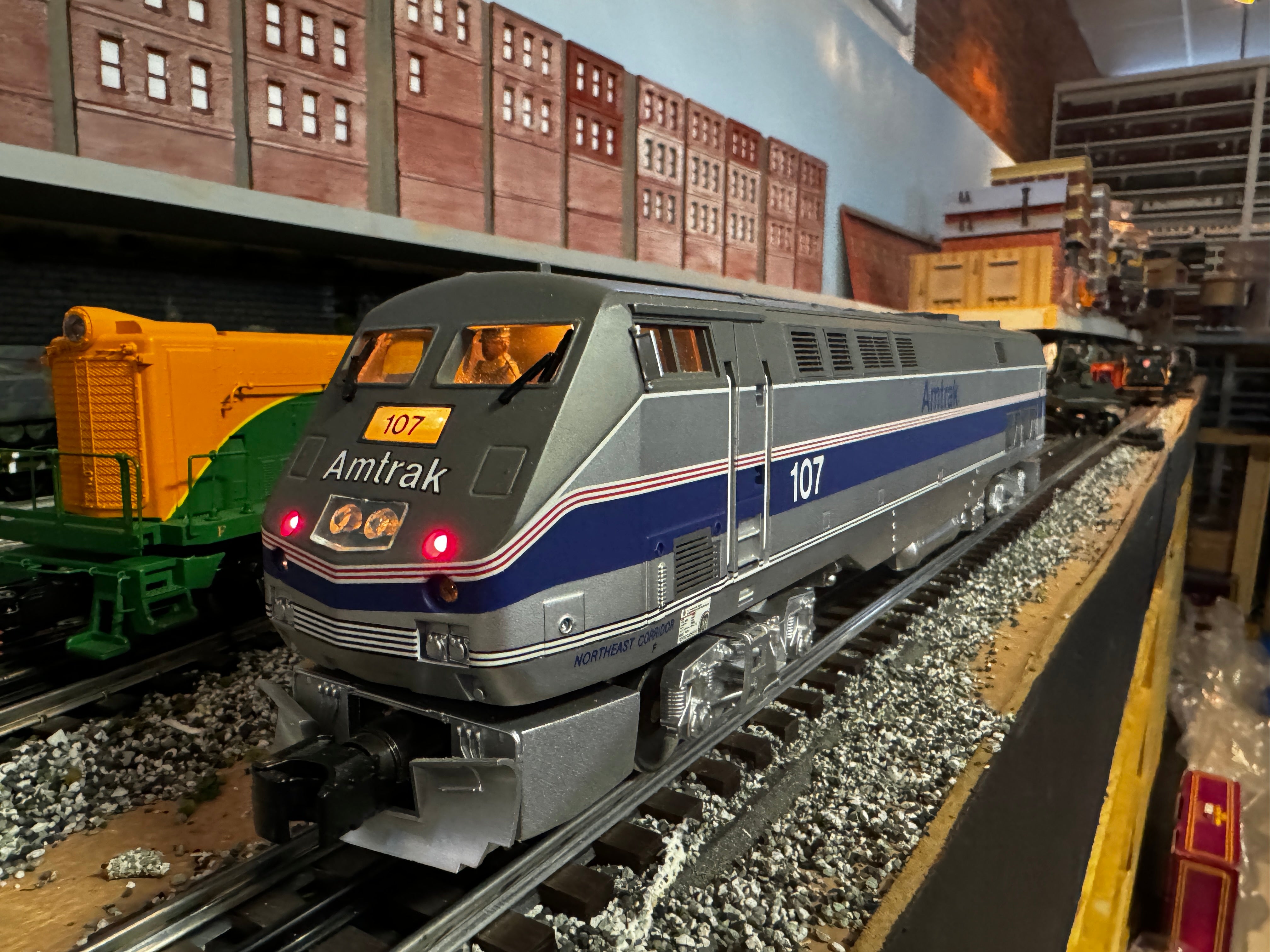 MTH 20-2229-1 Amtrak 5 Stripe #107 Genesis Diesel Engine-Second hand-M3147
