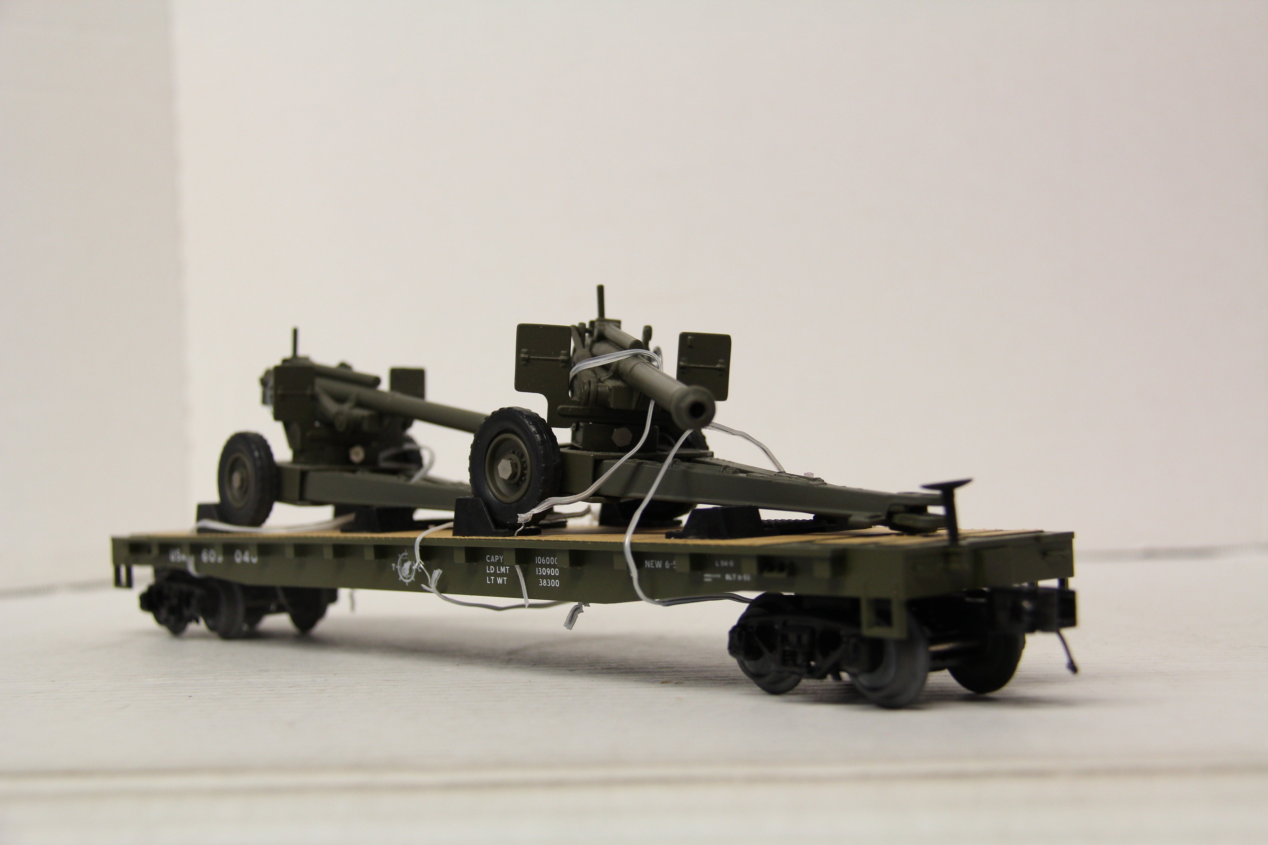 MTH 20-95347 US Army Flat Car w/ (2) 105mm Howitzers-Second hand-M6731
