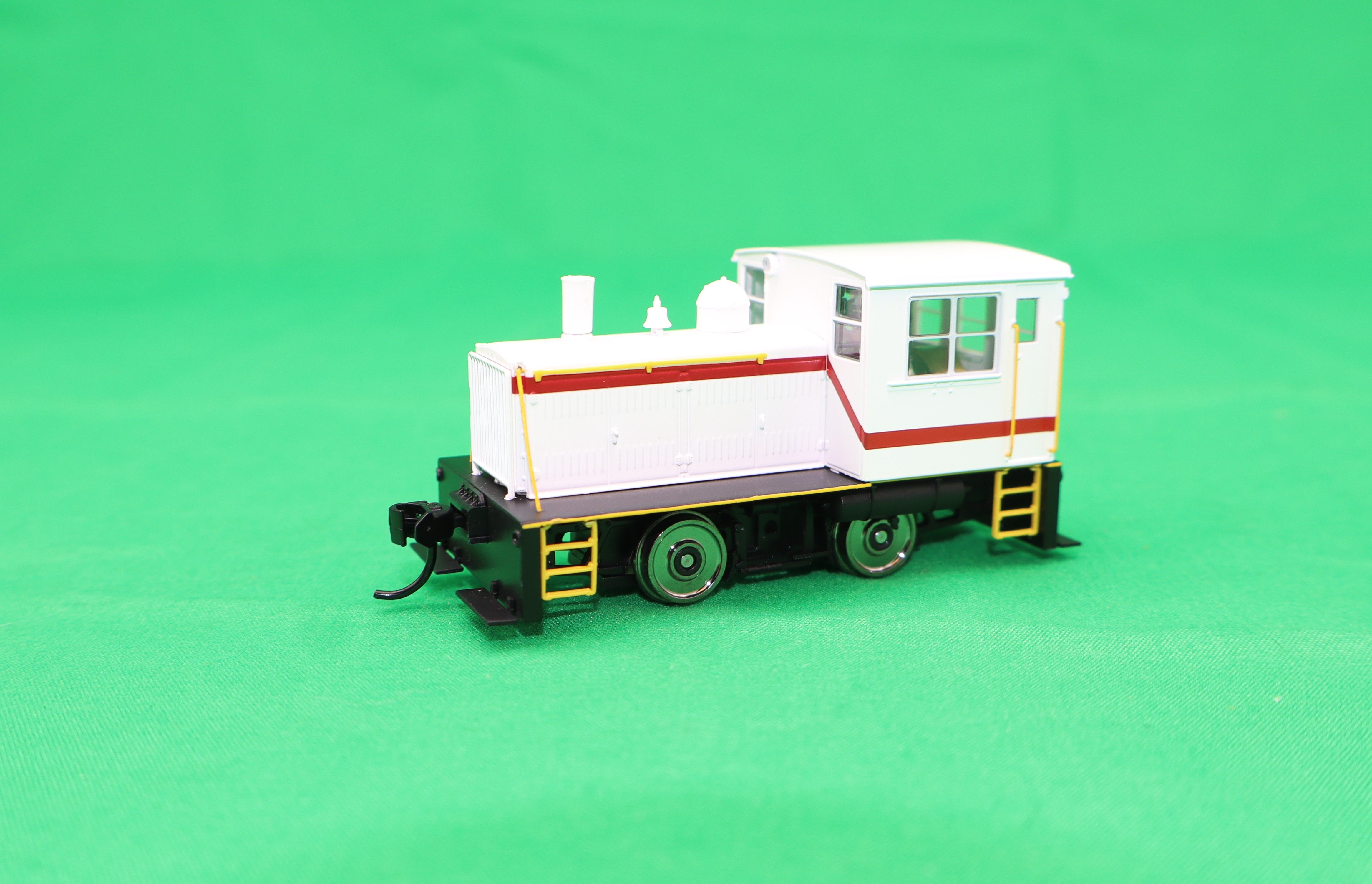 Walthers HO 910-10020 - Mainline - Plymouth ML-8 Industrial Switcher Diesel Locomotive (Standard DC)