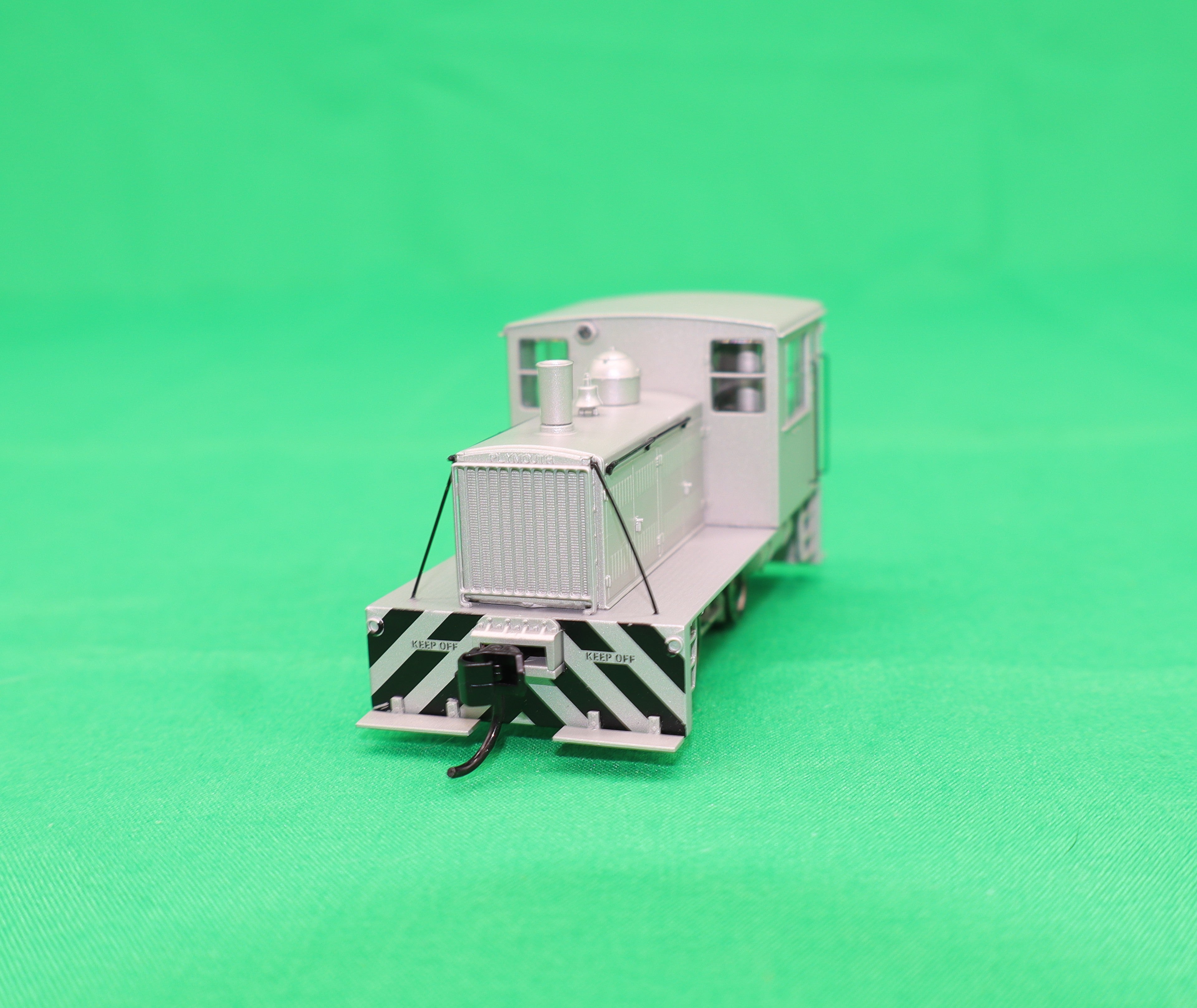 Walthers HO 910-10018 - Mainline - Plymouth ML-8 Industrial Switcher Diesel Locomotive (Standard DC)