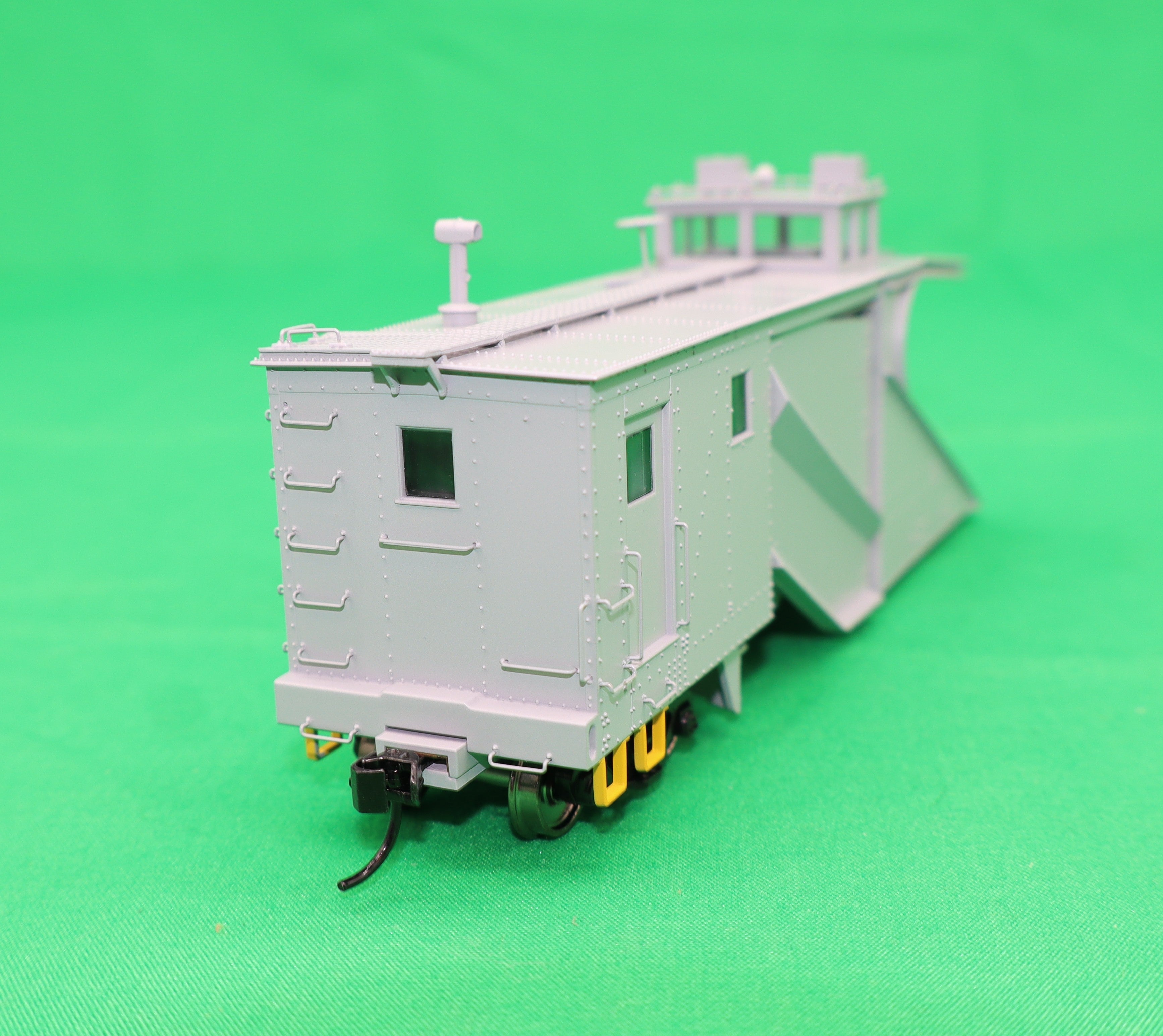 Walthers HO 920-110038 - Proto - Russell Snowplow “Unlettered" (MOW Gray)